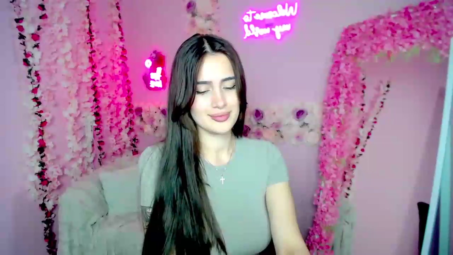 Gallery image thumbnail from Eliza_beth's myfreecams stream on, 06/20/2026, 16:02 image 7 of 20