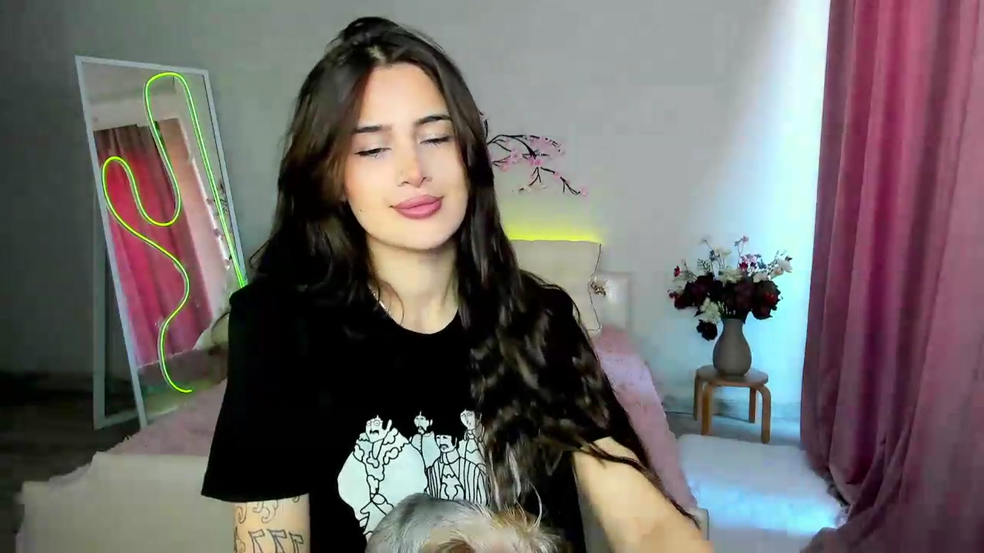 Gallery image thumbnail from Eliza_beth's myfreecams stream on, 06/23/2026, 07:02 image 4 of 20