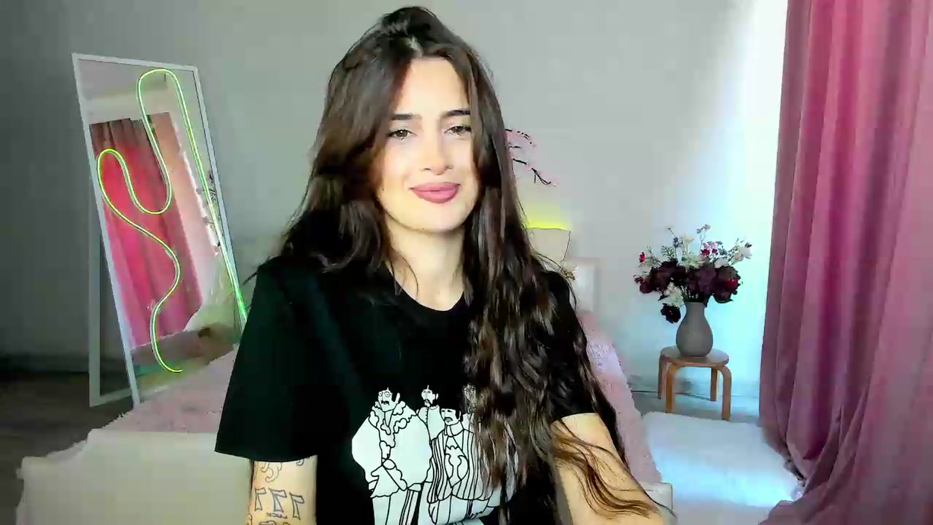 Gallery image thumbnail from Eliza_beth's myfreecams stream on, 06/23/2026, 07:02 image 8 of 20