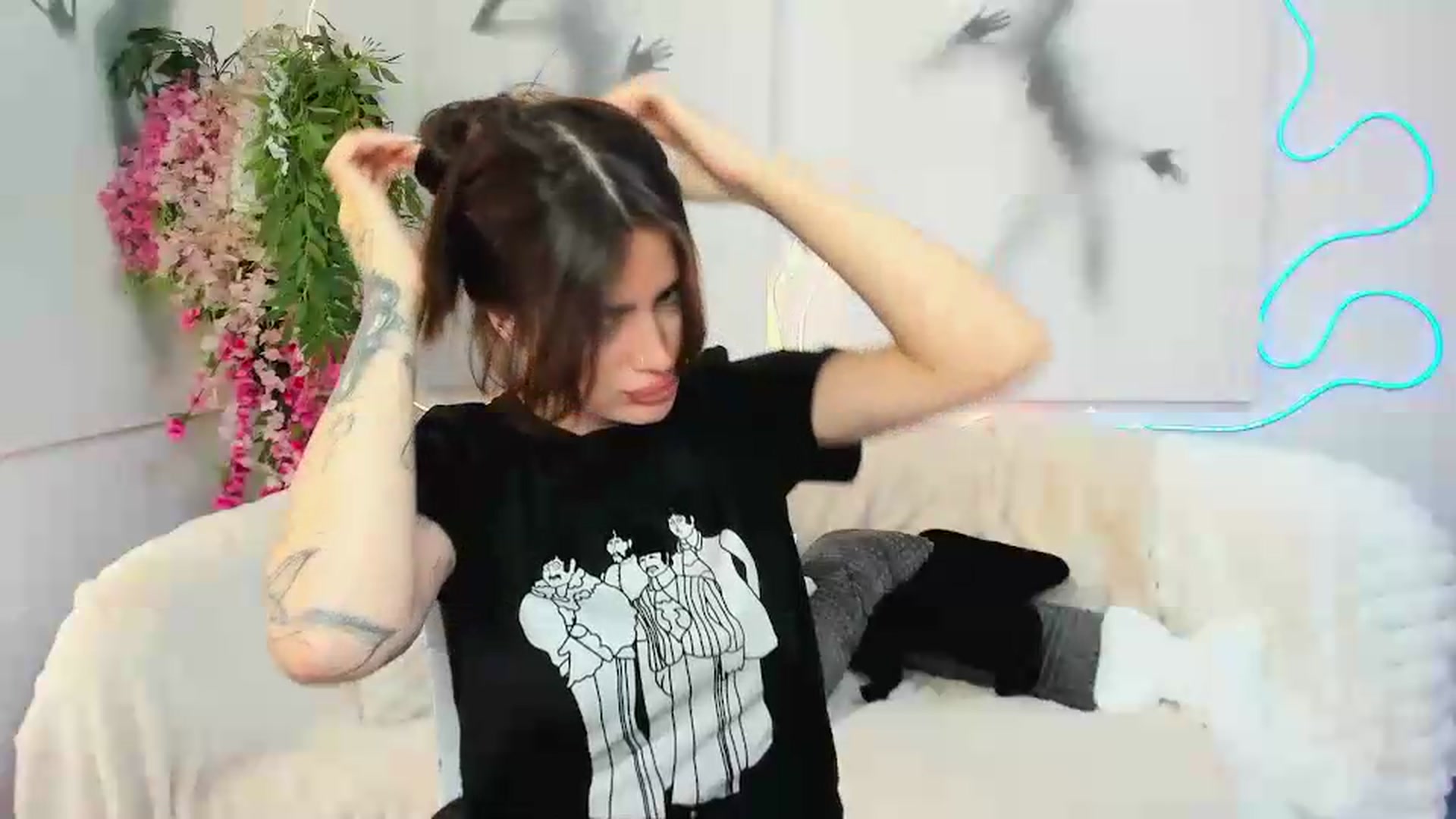Gallery image thumbnail from Eliza_beth's myfreecams stream on, 06/23/2026, 15:31 image 19 of 20