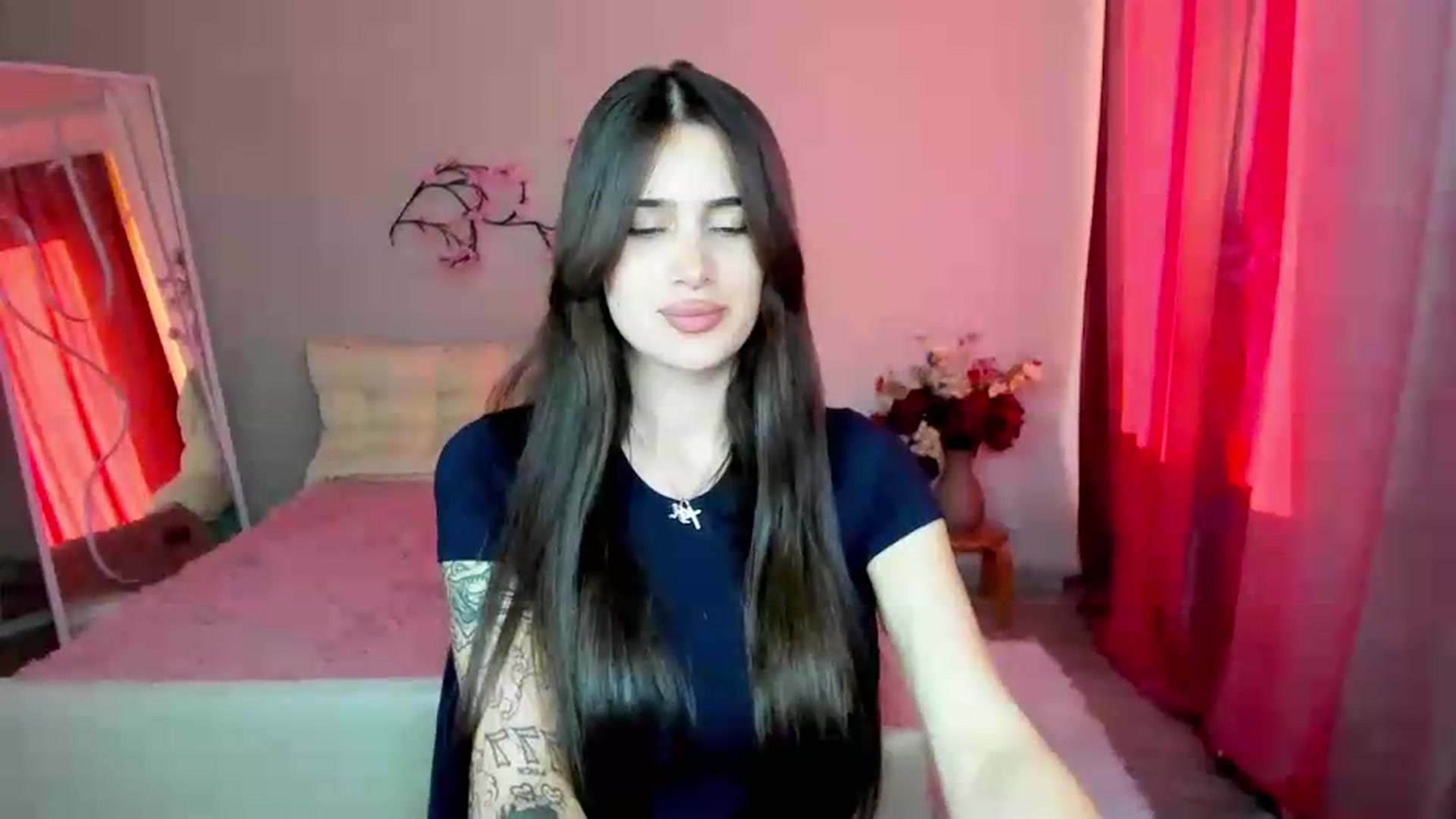 Gallery image thumbnail from Eliza_beth's myfreecams stream on, 06/29/2026, 17:21 image 8 of 20