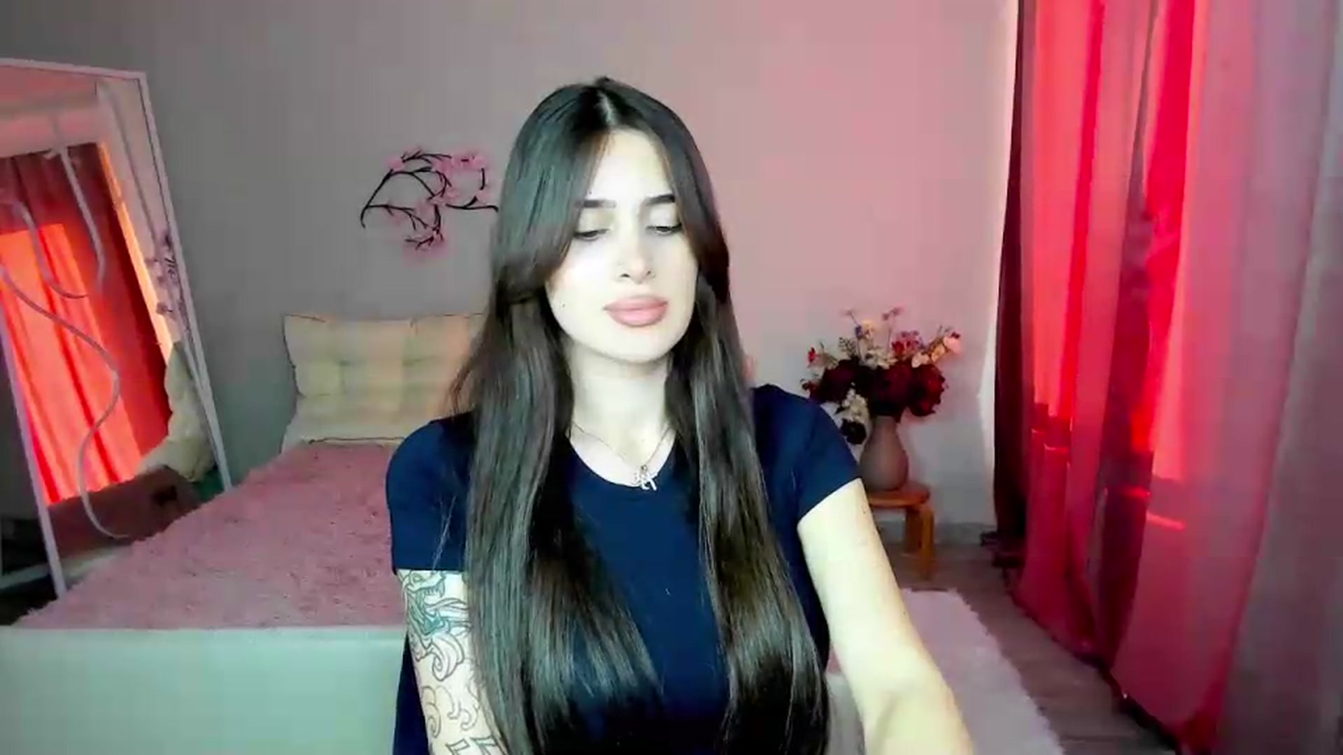 Gallery image thumbnail from Eliza_beth's myfreecams stream on, 06/29/2026, 17:21 image 5 of 20
