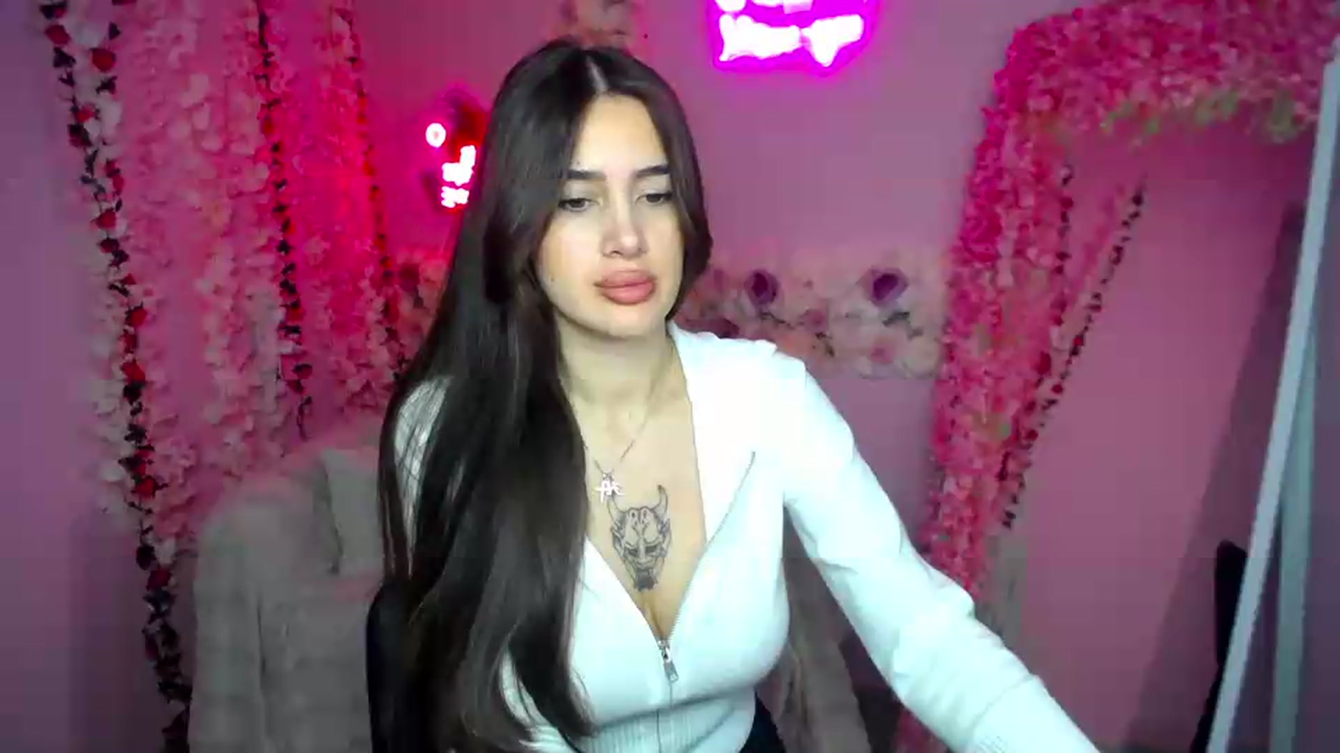 Gallery image thumbnail from Eliza_beth's myfreecams stream on, 07/05/2026, 06:47 image 6 of 20