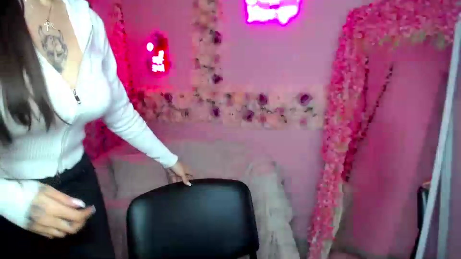 Gallery image thumbnail from Eliza_beth's myfreecams stream on, 07/05/2026, 06:47 image 11 of 20