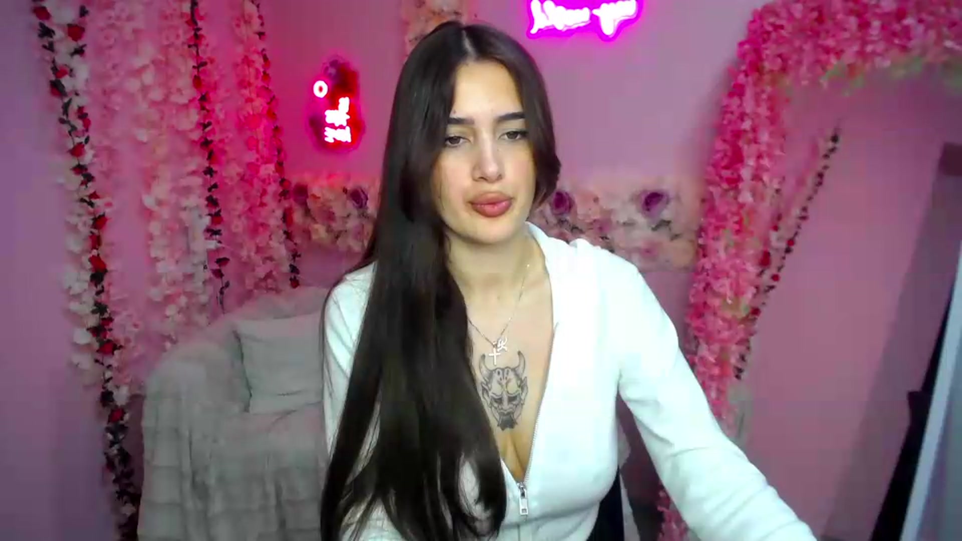 Gallery image thumbnail from Eliza_beth's myfreecams stream on, 07/05/2026, 08:56 image 3 of 20