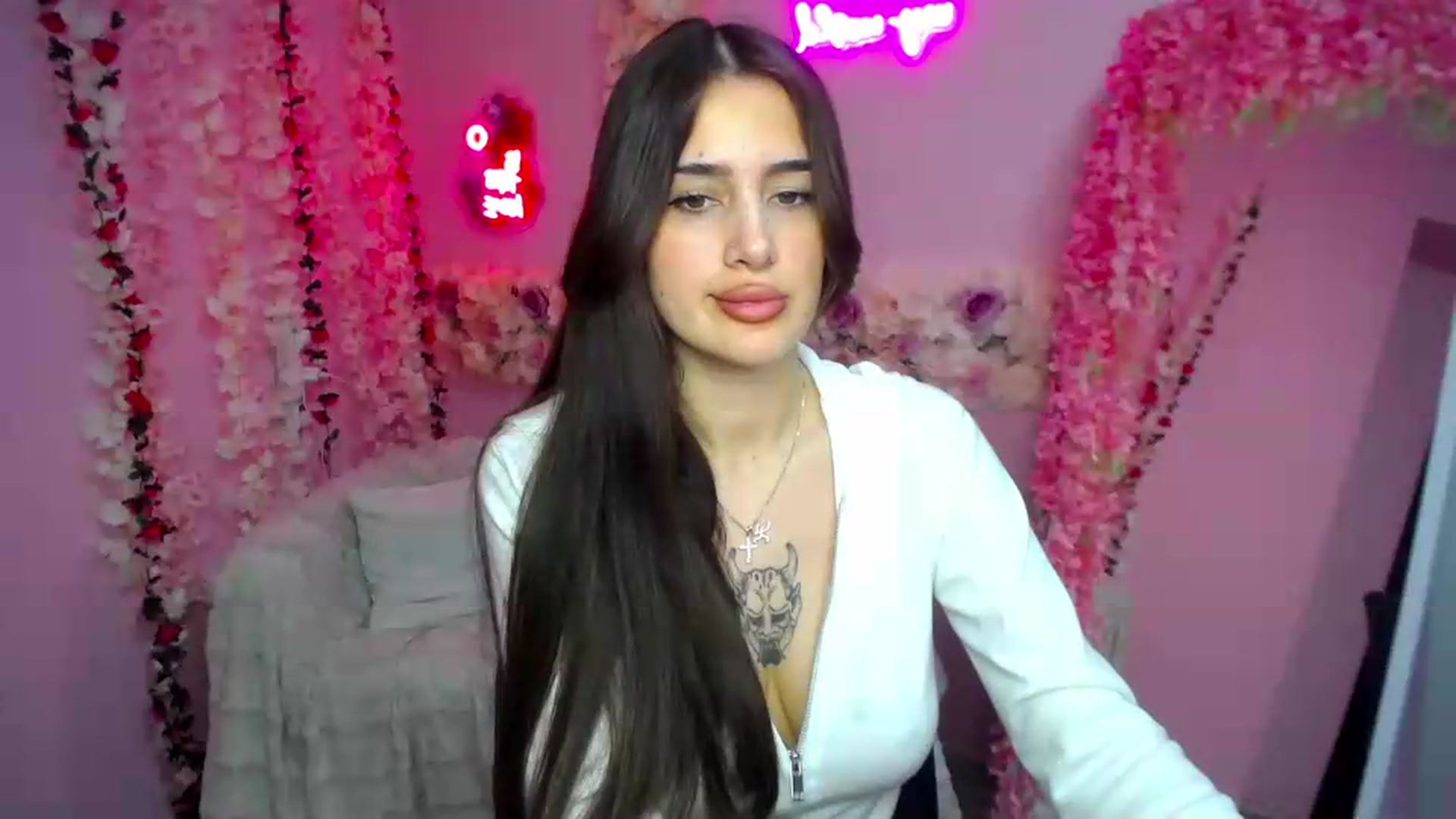 Gallery image thumbnail from Eliza_beth's myfreecams stream on, 07/05/2026, 08:56 image 6 of 20