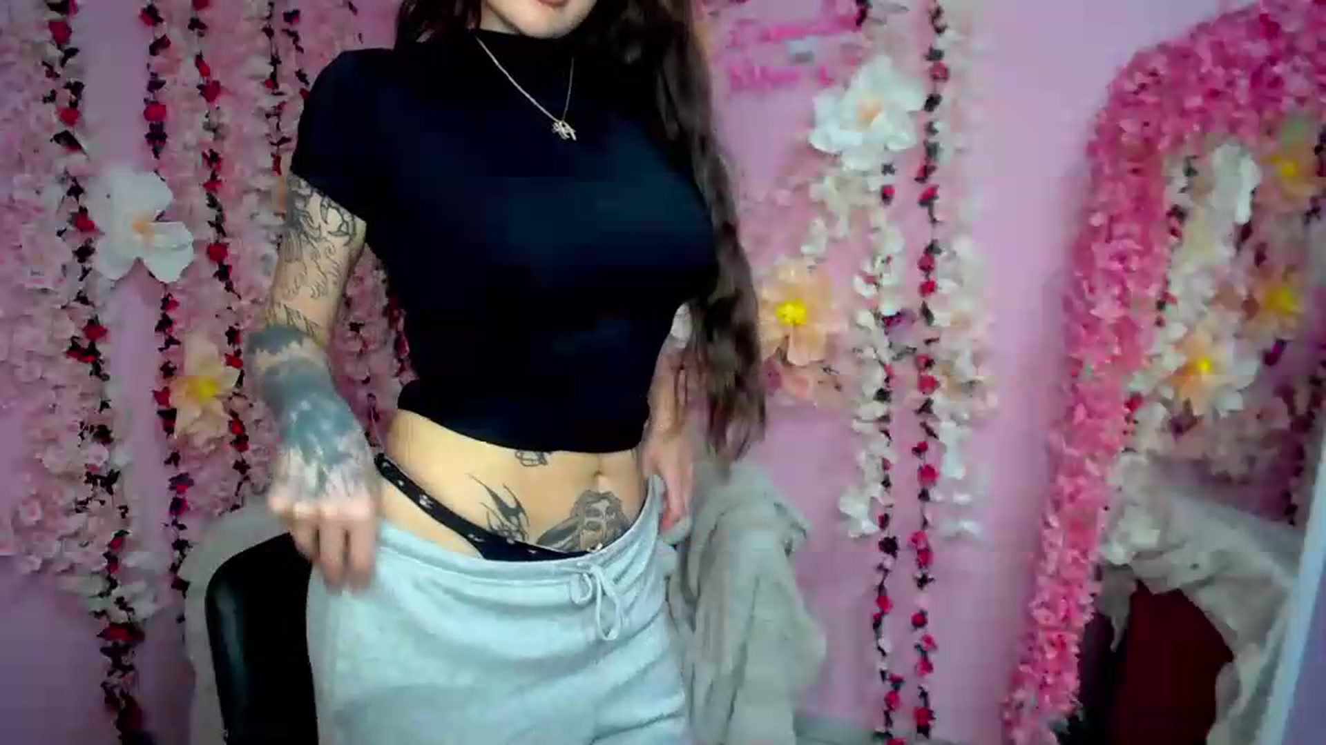Gallery image thumbnail from Eliza_beth's myfreecams stream on, 07/15/2026, 16:37 image 6 of 20
