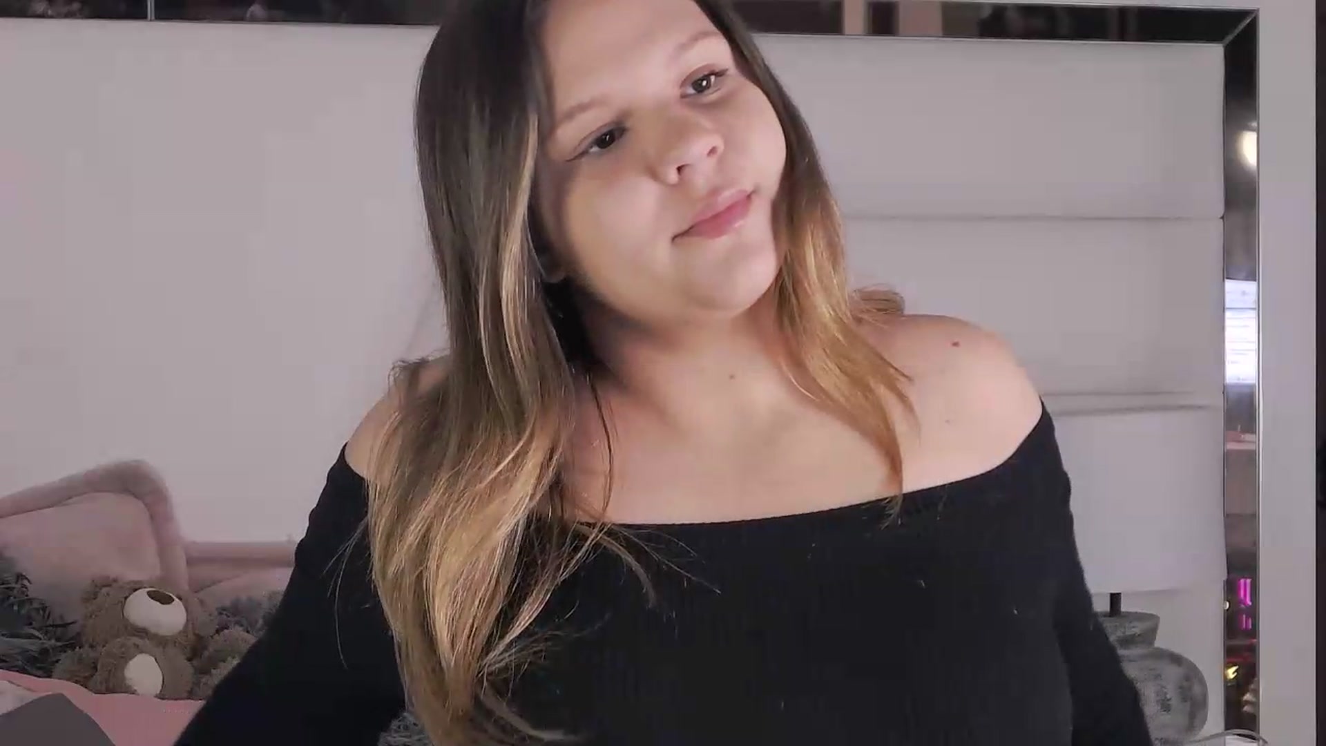 Gallery image thumbnail from Elizabet's myfreecams stream on, 07/16/2026, 18:20 image 9 of 20