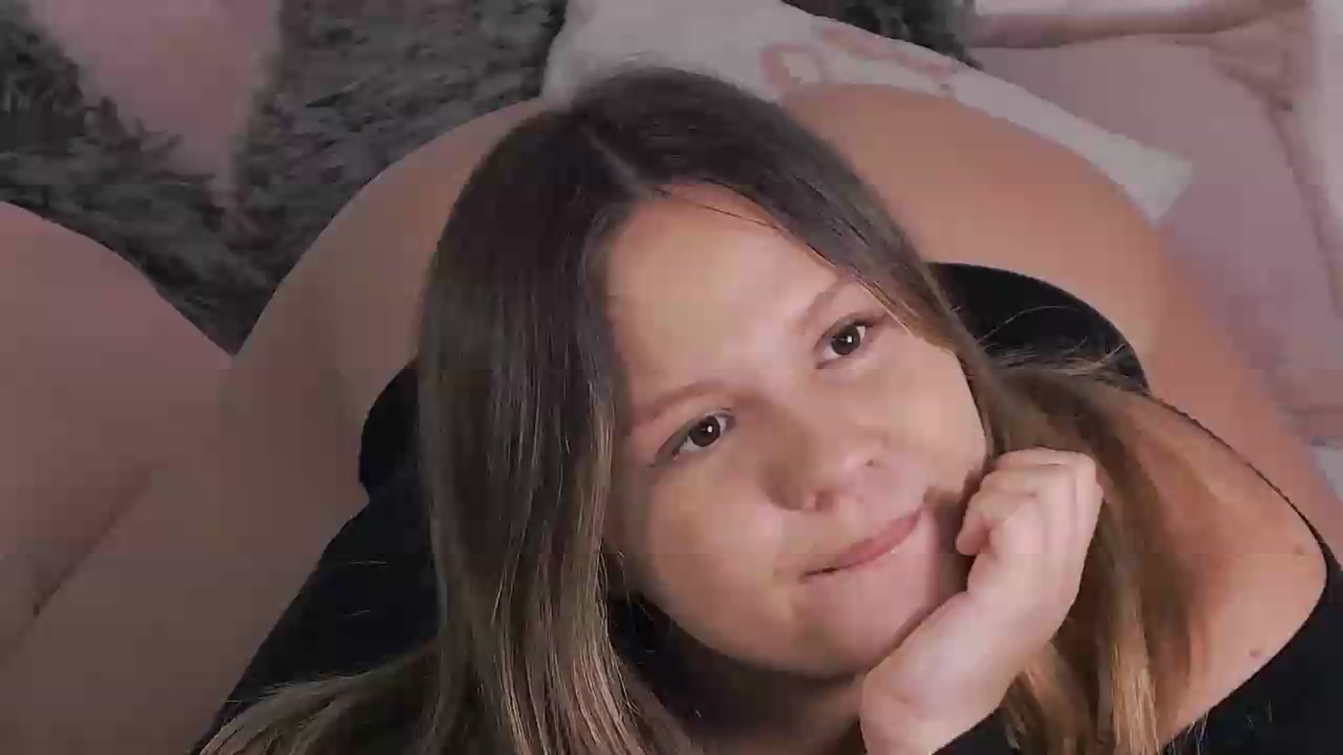 Gallery image thumbnail from Elizabet's myfreecams stream on, 07/16/2026, 18:20 image 16 of 20