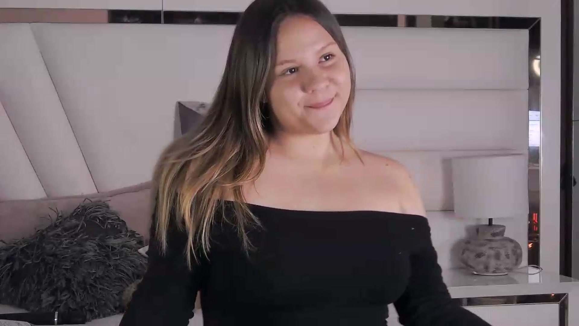Gallery image thumbnail from Elizabet's myfreecams stream on, 07/16/2026, 19:12 image 9 of 20