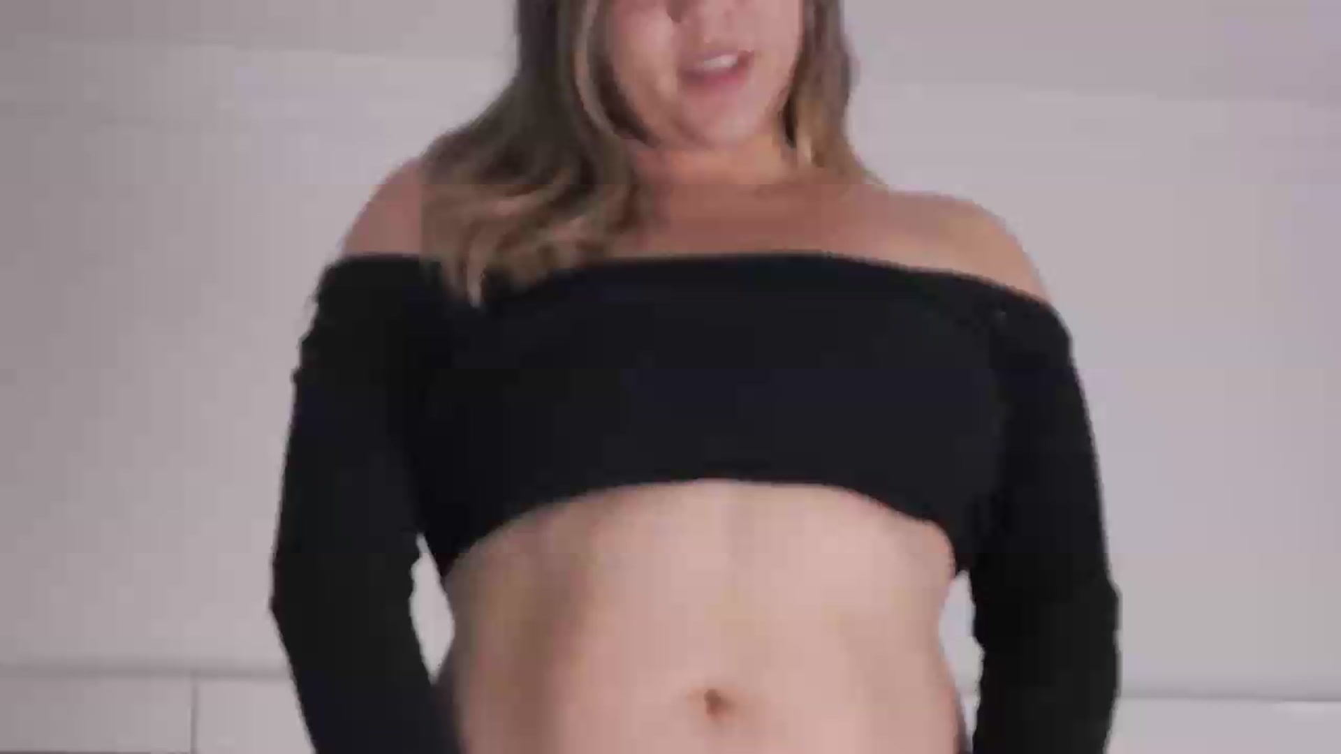Gallery image thumbnail from Elizabet's myfreecams stream on, 07/16/2026, 19:12 image 14 of 20