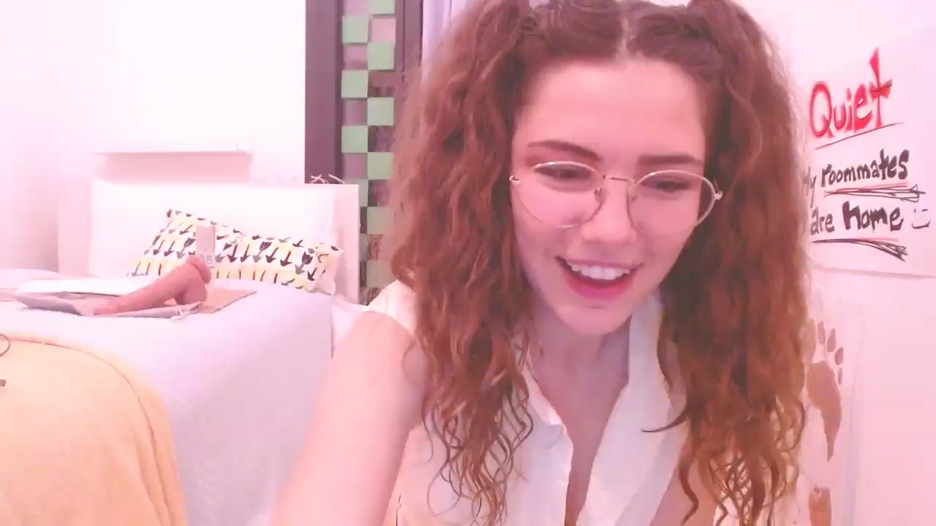 Gallery image thumbnail from Elizabeth005's myfreecams stream on, 01/21/2025, 03:24 image 16 of 20