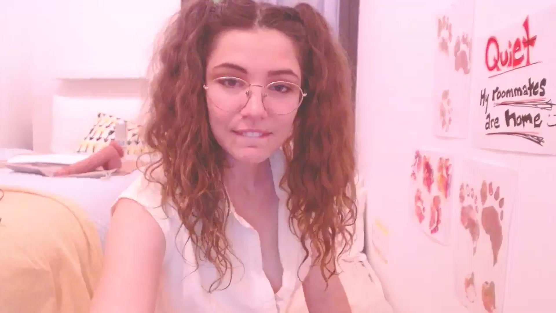 Gallery image thumbnail from Elizabeth005's myfreecams stream on, 01/21/2025, 03:24 image 17 of 20