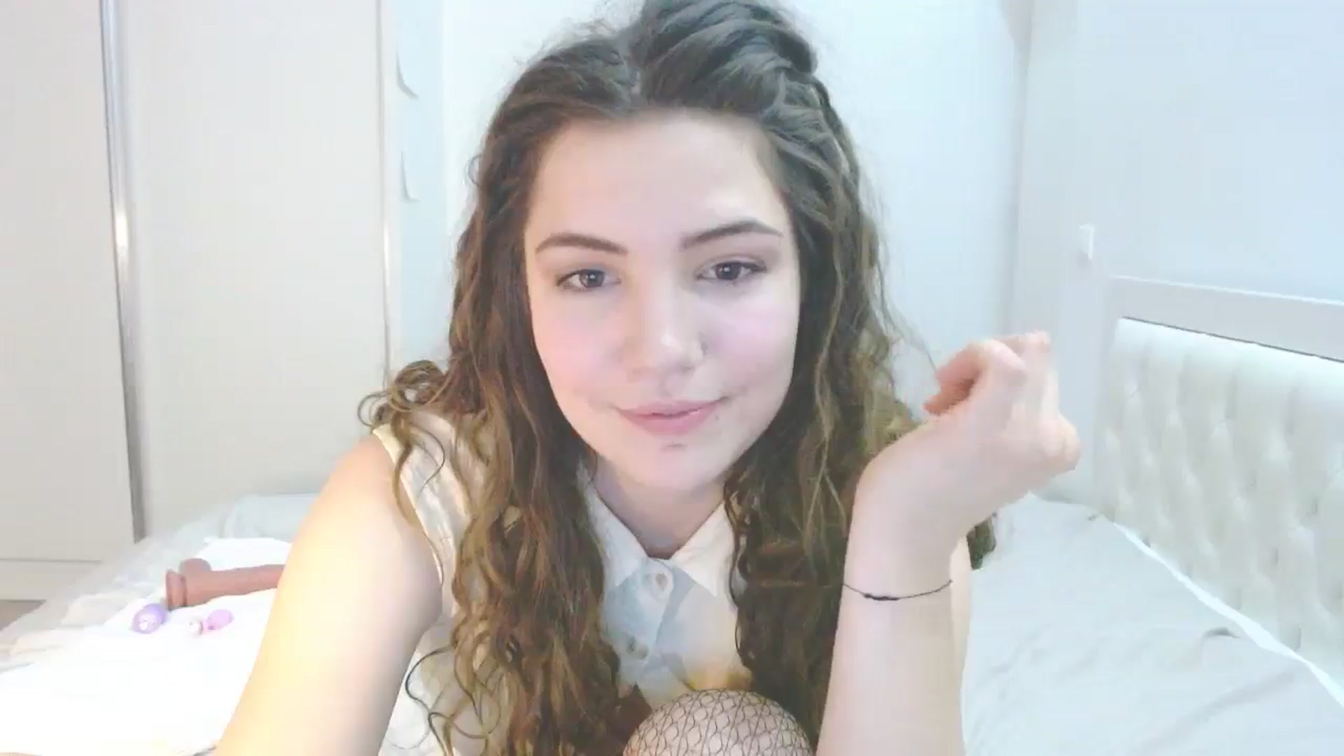 Gallery image thumbnail from Elizabeth005's myfreecams stream on, 03/26/2025, 07:46 image 18 of 20