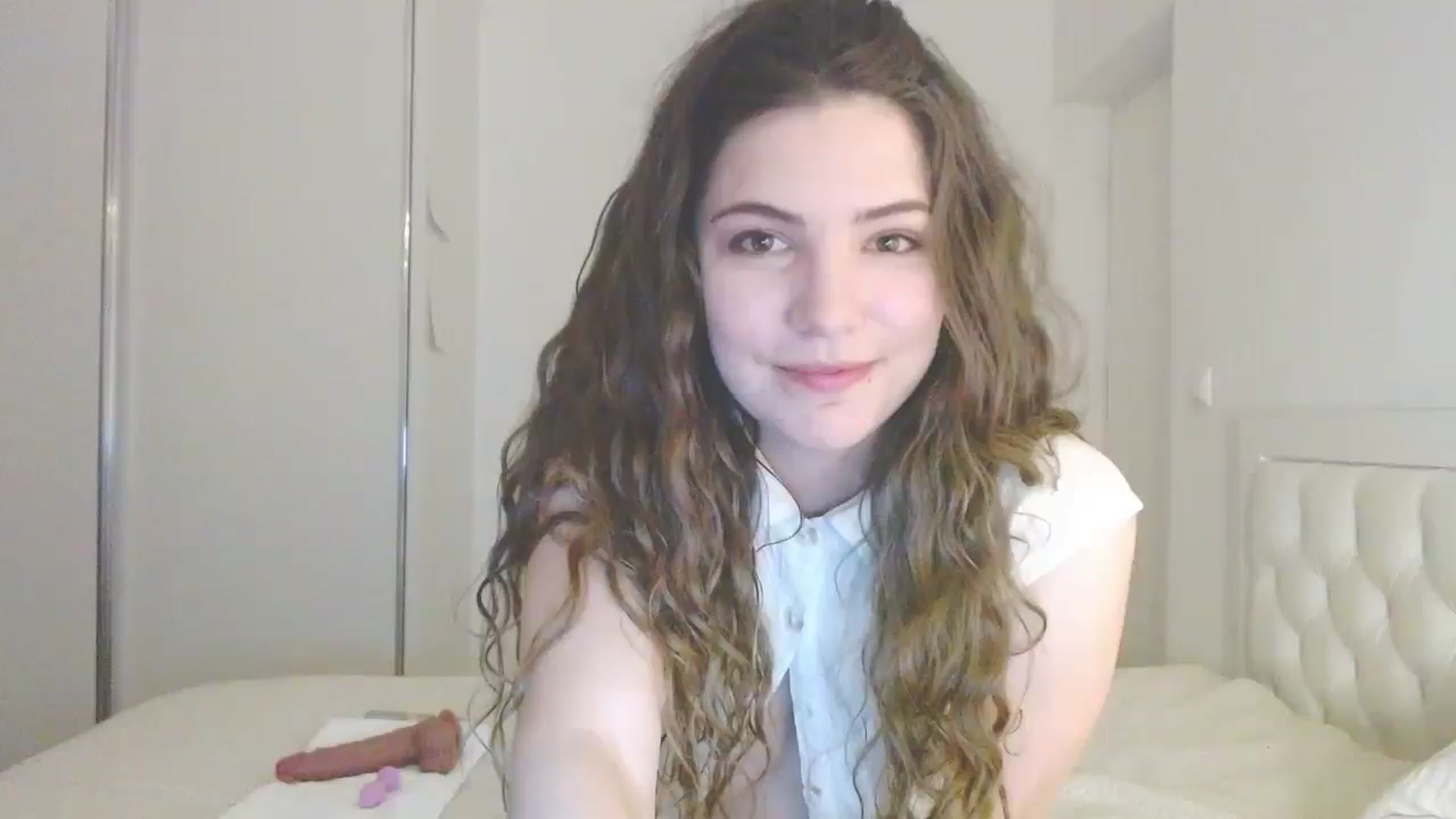 Gallery image thumbnail from Elizabeth005's myfreecams stream on, 04/08/2025, 24:20 image 1 of 20