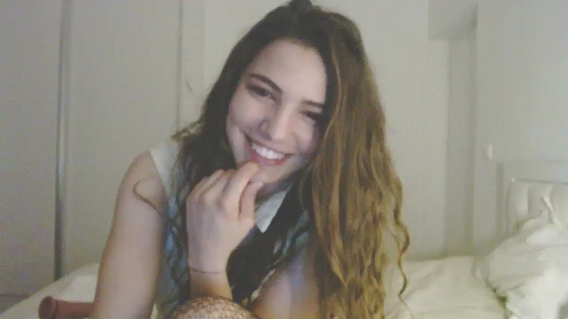 Gallery image thumbnail from Elizabeth005's myfreecams stream on, 04/10/2025, 01:36 image 17 of 20