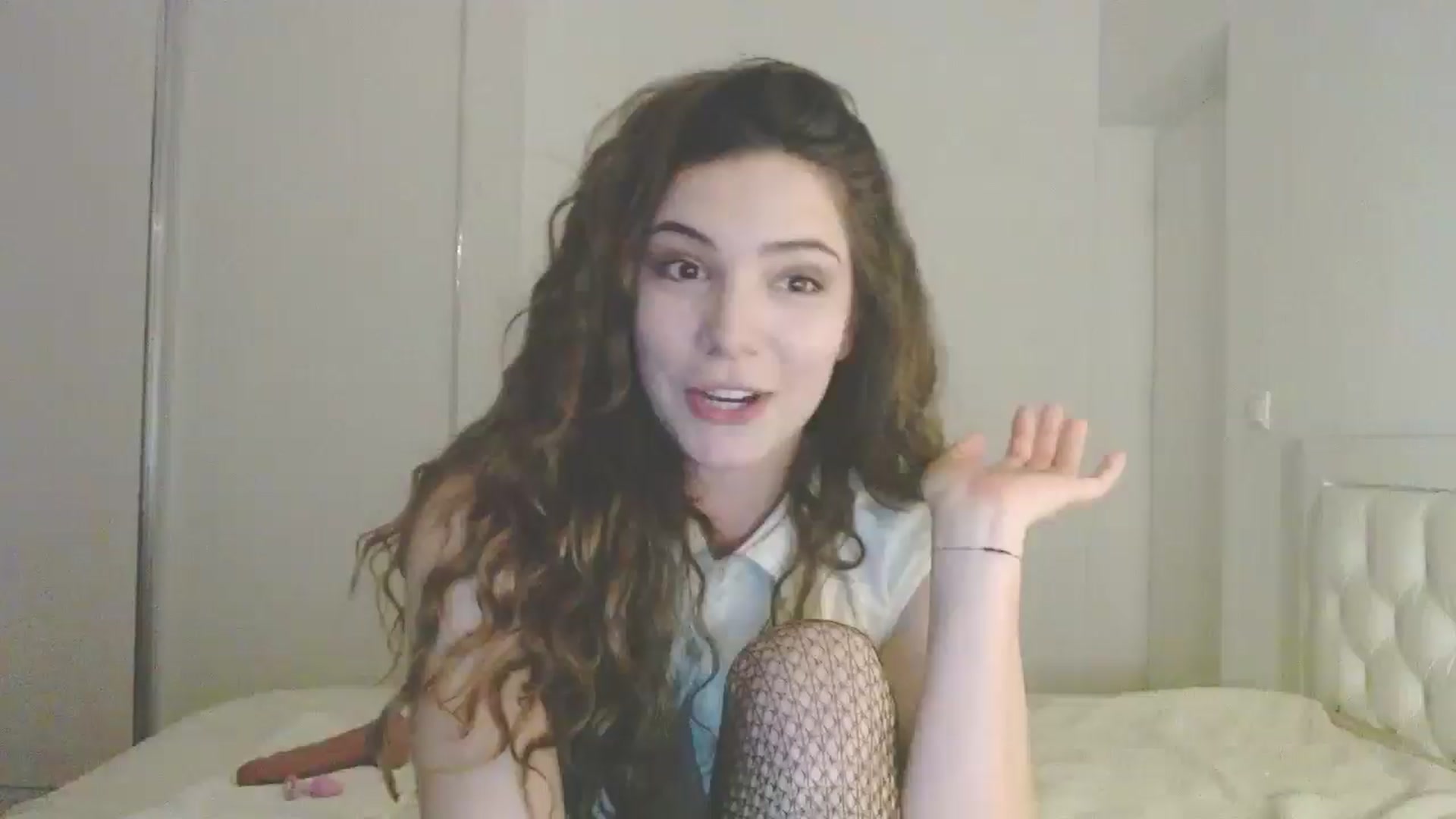 Gallery image thumbnail from Elizabeth005's myfreecams stream on, 04/14/2025, 18:26 image 15 of 20