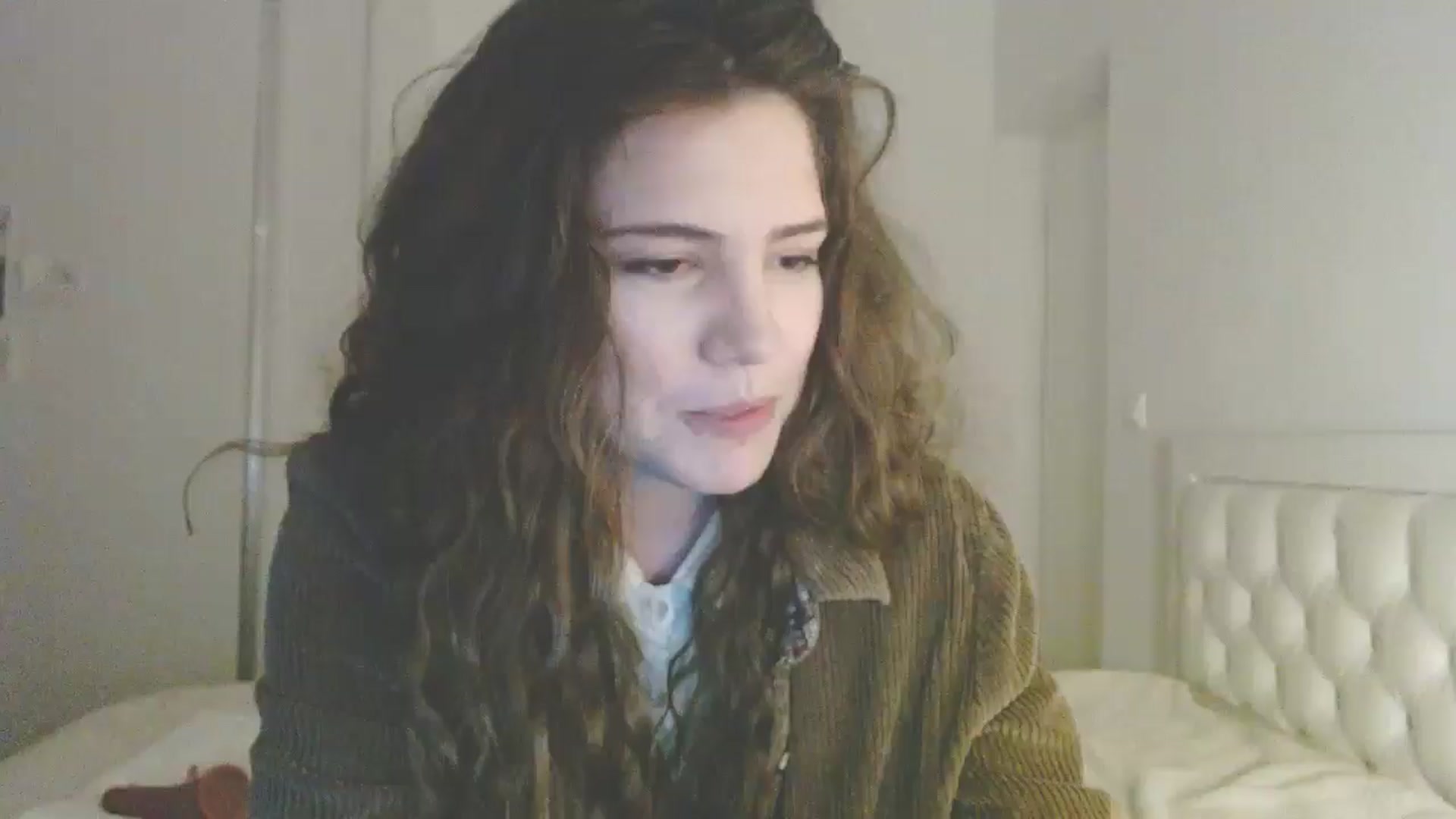 Gallery image thumbnail from Elizabeth005's myfreecams stream on, 04/14/2025, 19:01 image 16 of 20