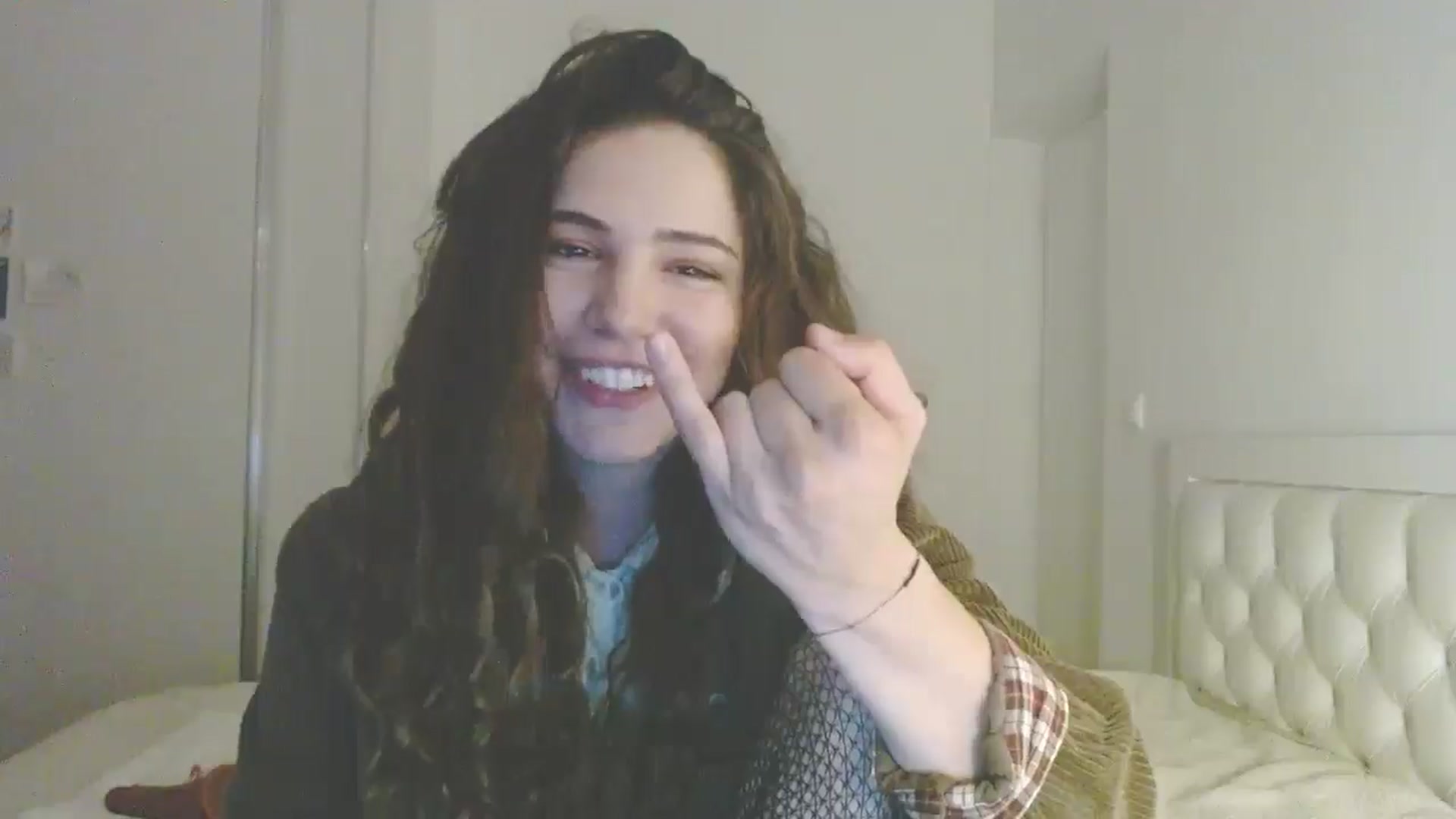 Gallery image thumbnail from Elizabeth005's myfreecams stream on, 04/14/2025, 19:01 image 18 of 20