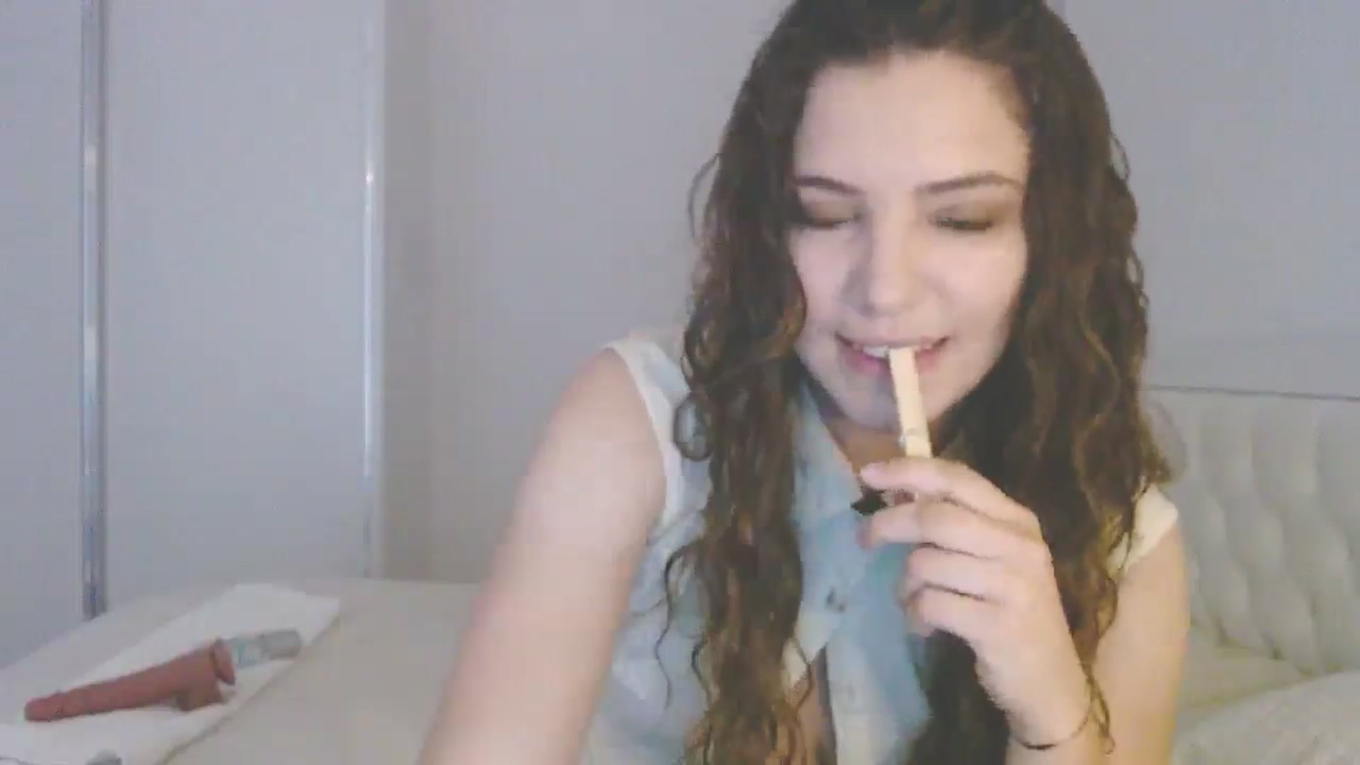 Gallery image thumbnail from Elizabeth005's myfreecams stream on, 04/15/2025, 16:37 image 3 of 20