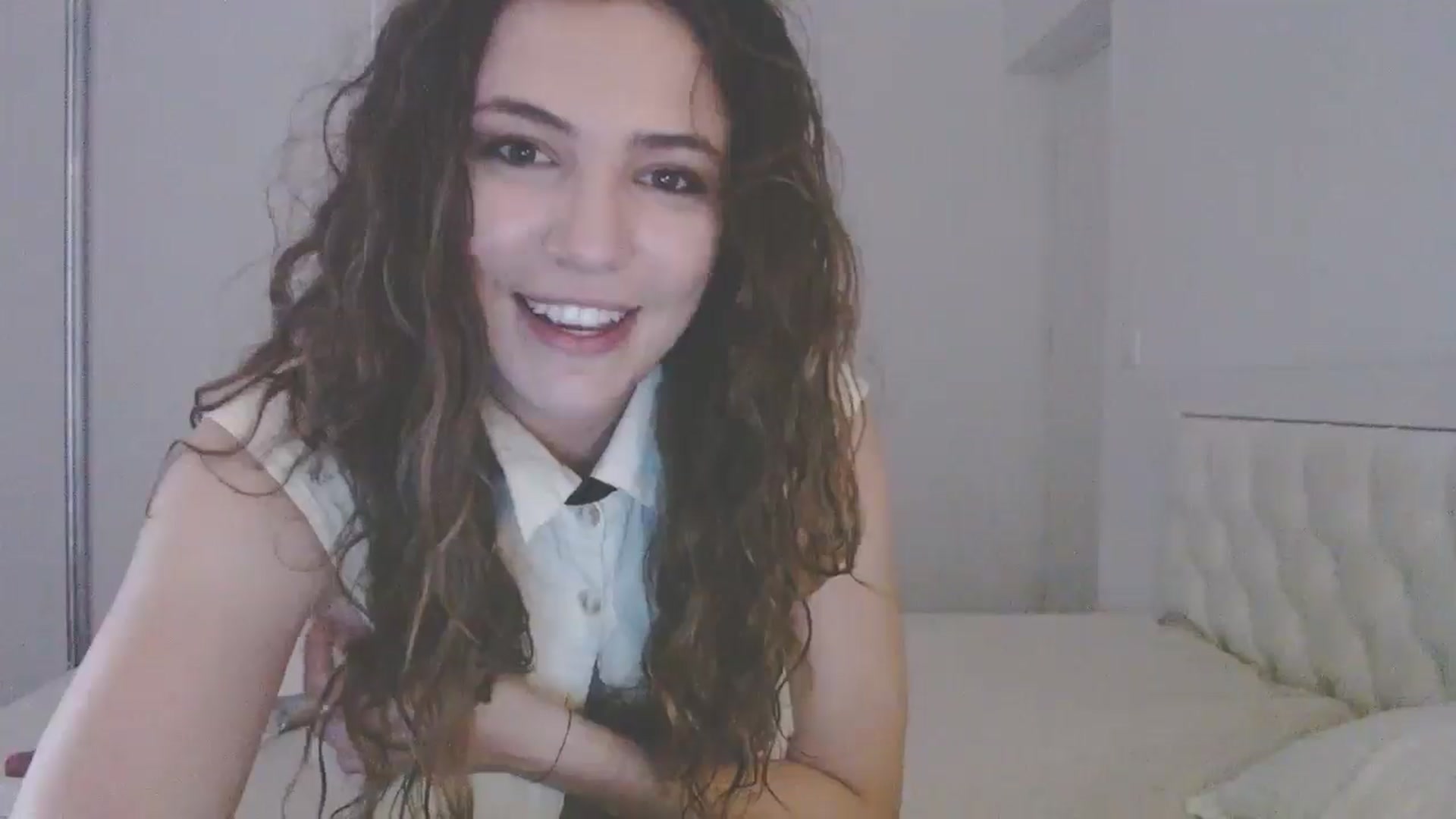 Gallery image thumbnail from Elizabeth005's myfreecams stream on, 04/15/2025, 16:37 image 15 of 20