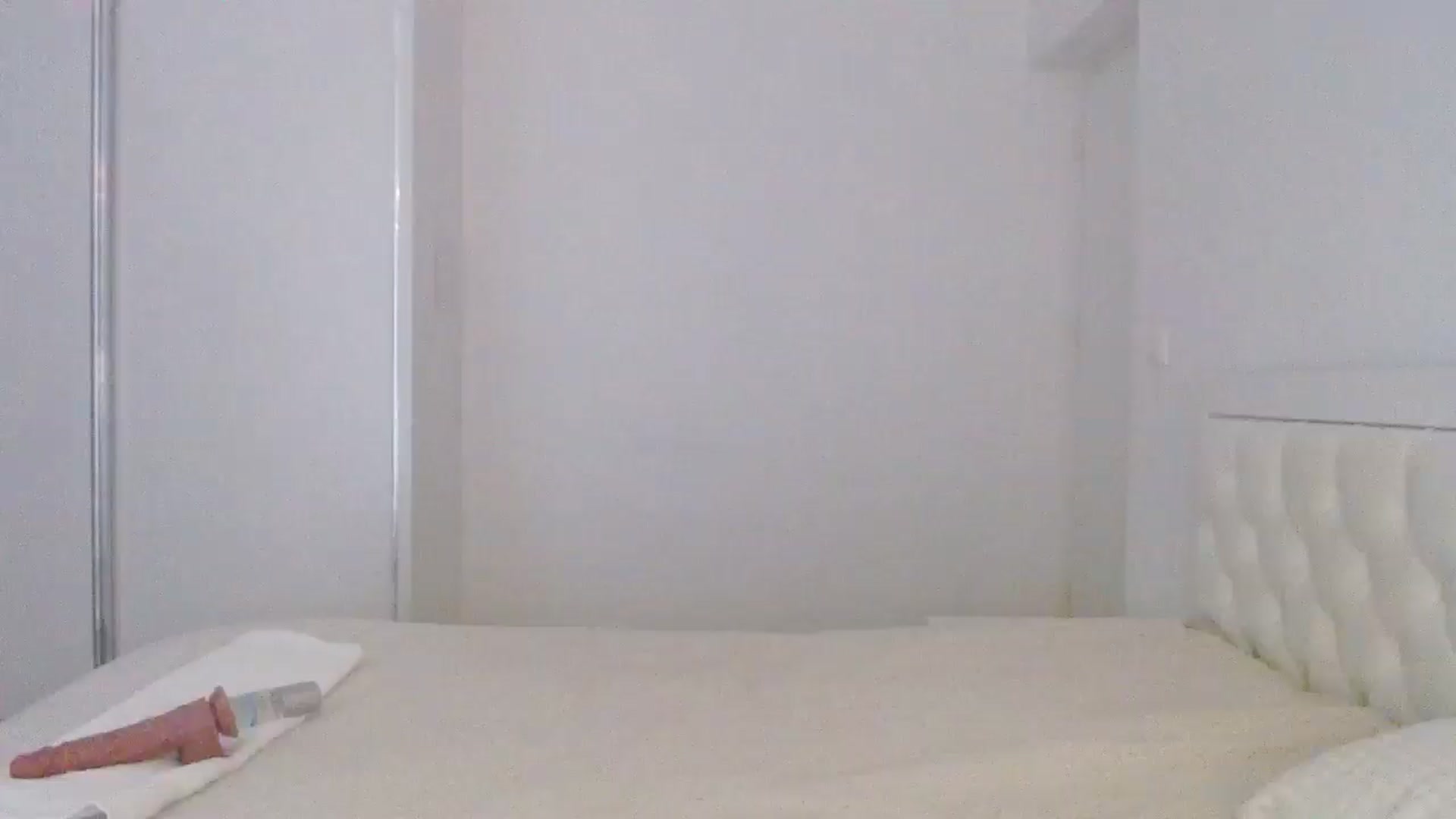 Gallery image thumbnail from Elizabeth005's myfreecams stream on, 04/15/2025, 16:37 image 5 of 20