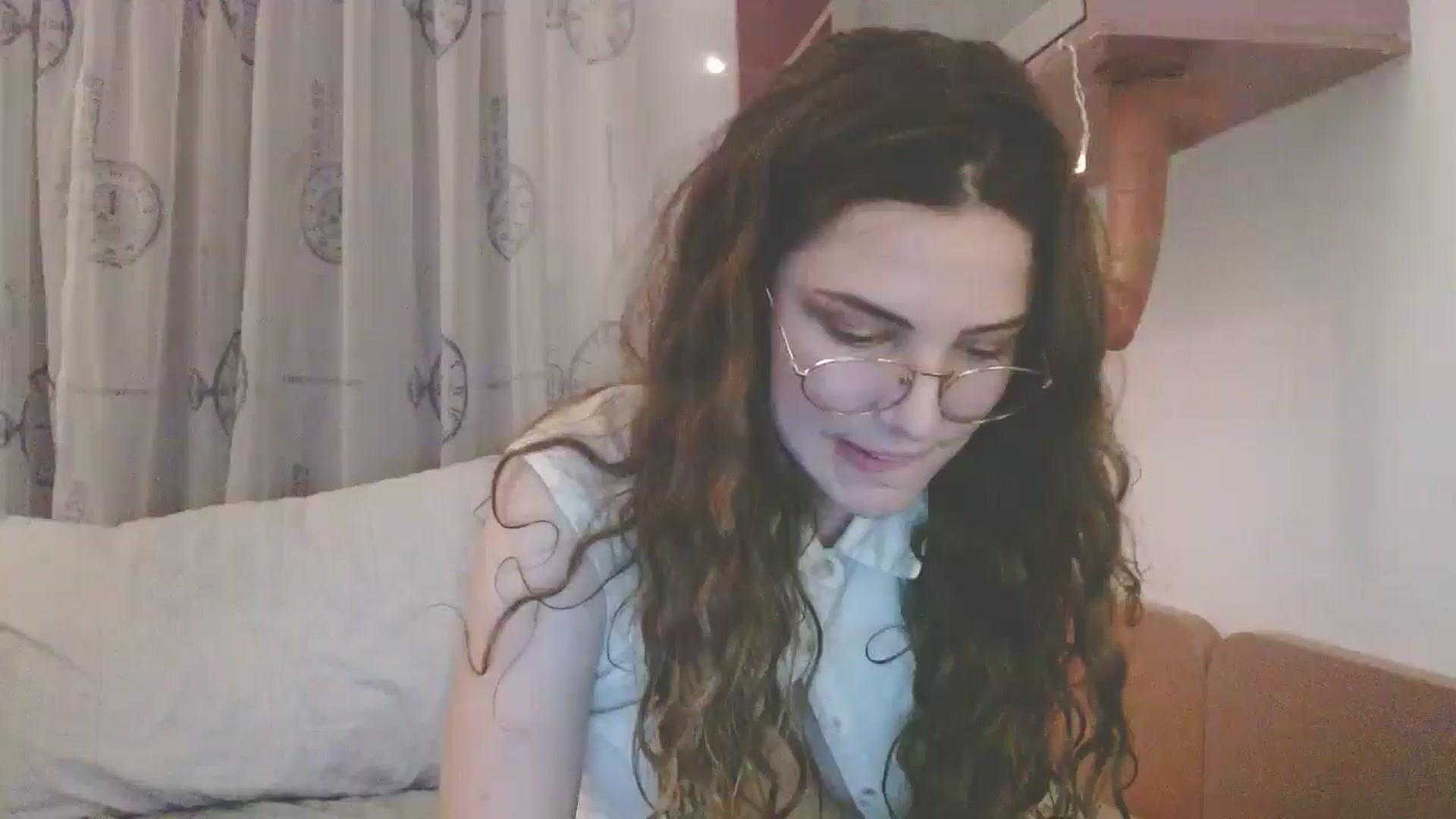 Gallery image thumbnail from Elizabeth005's myfreecams stream on, 05/09/2025, 24:25 image 18 of 20