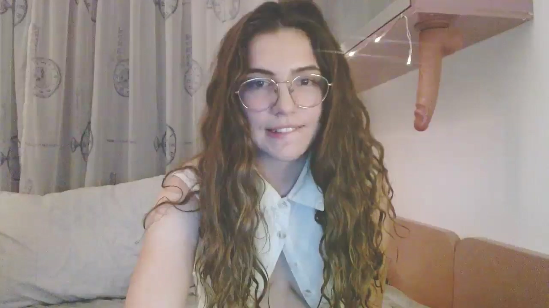 Gallery image thumbnail from Elizabeth005's myfreecams stream on, 05/09/2025, 24:25 image 16 of 20