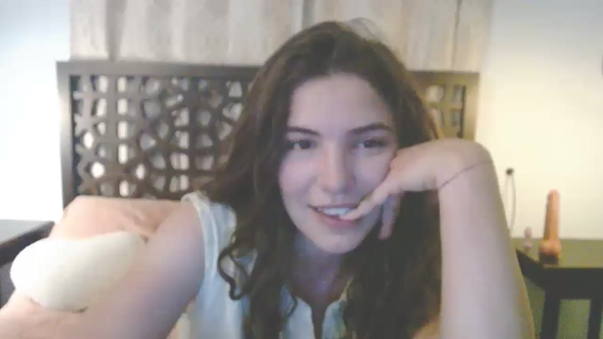 Gallery image thumbnail from Elizabeth005's myfreecams stream on, 06/22/2025, 08:18 image 4 of 20