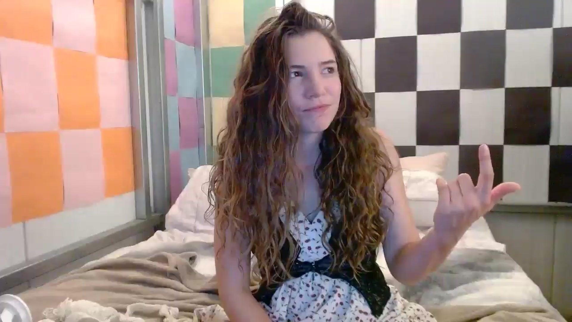 Gallery image thumbnail from Elizabeth005's myfreecams stream on, 08/31/2025, 09:02 image 18 of 20