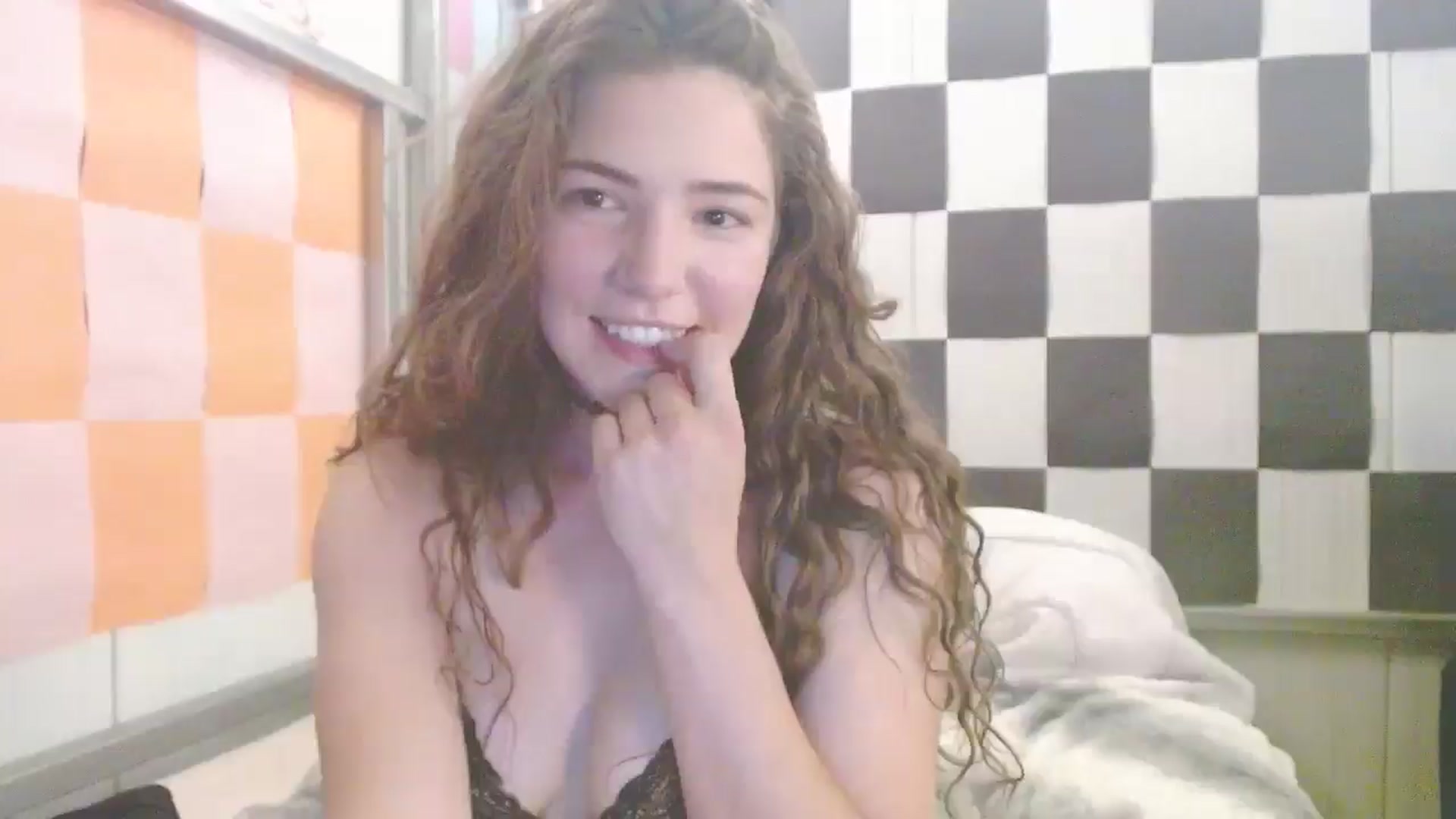 Gallery image thumbnail from Elizabeth005's myfreecams stream on, 09/17/2025, 10:02 image 15 of 20