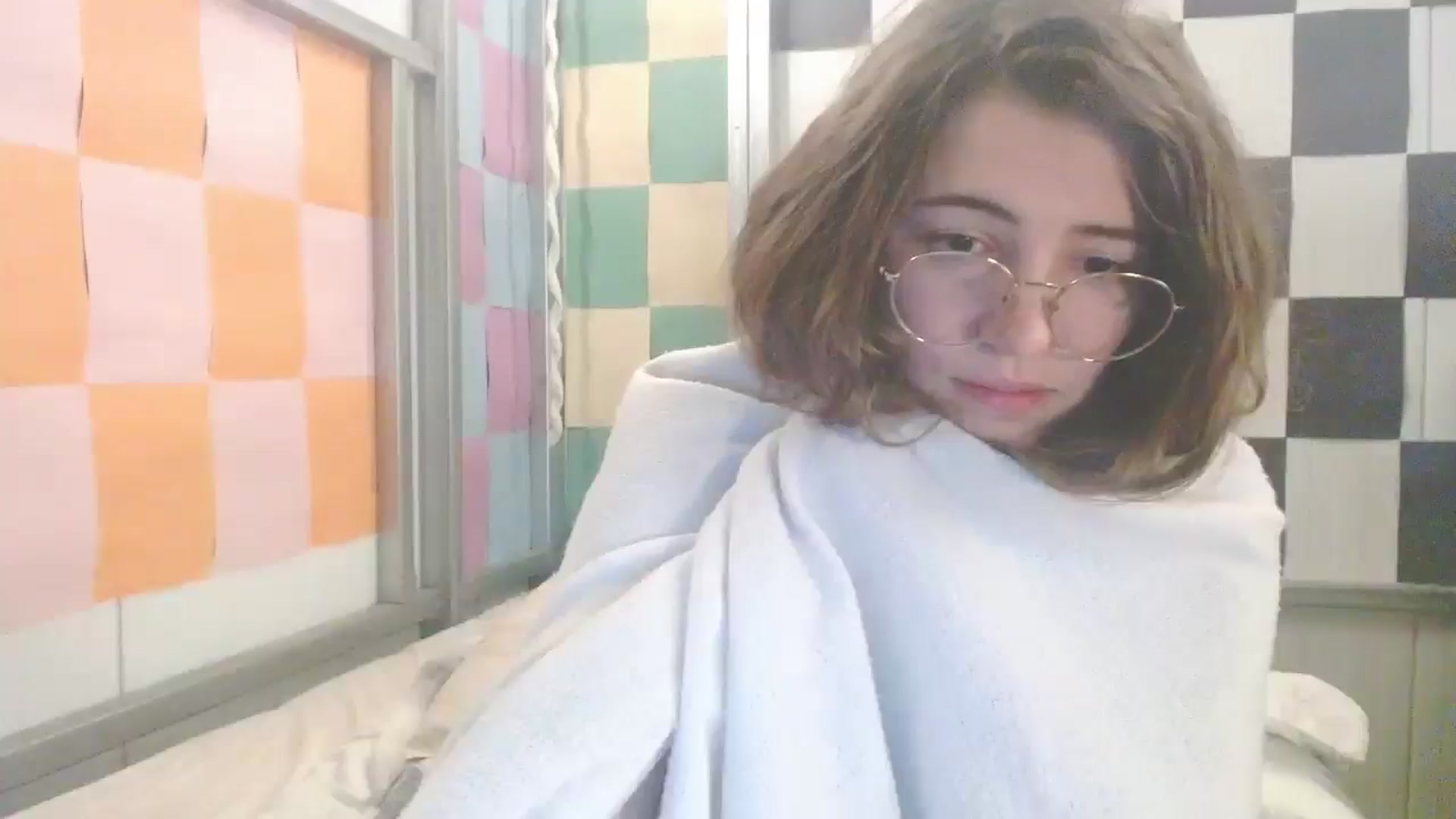 Gallery image thumbnail from Elizabeth005's myfreecams stream on, 09/17/2025, 12:43 image 1 of 20