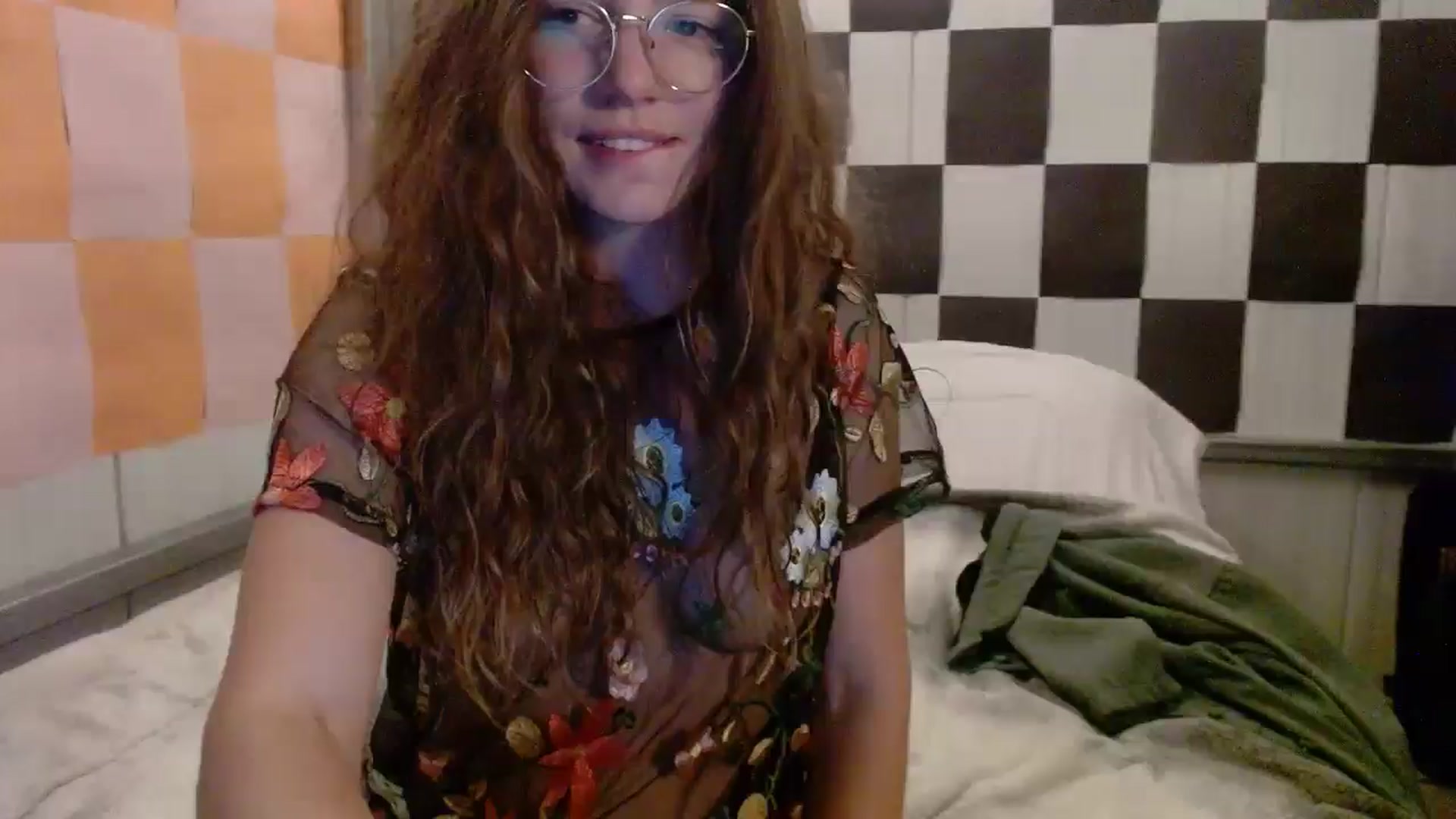 Gallery image thumbnail from Elizabeth005's myfreecams stream on, 09/18/2025, 13:23 image 6 of 20