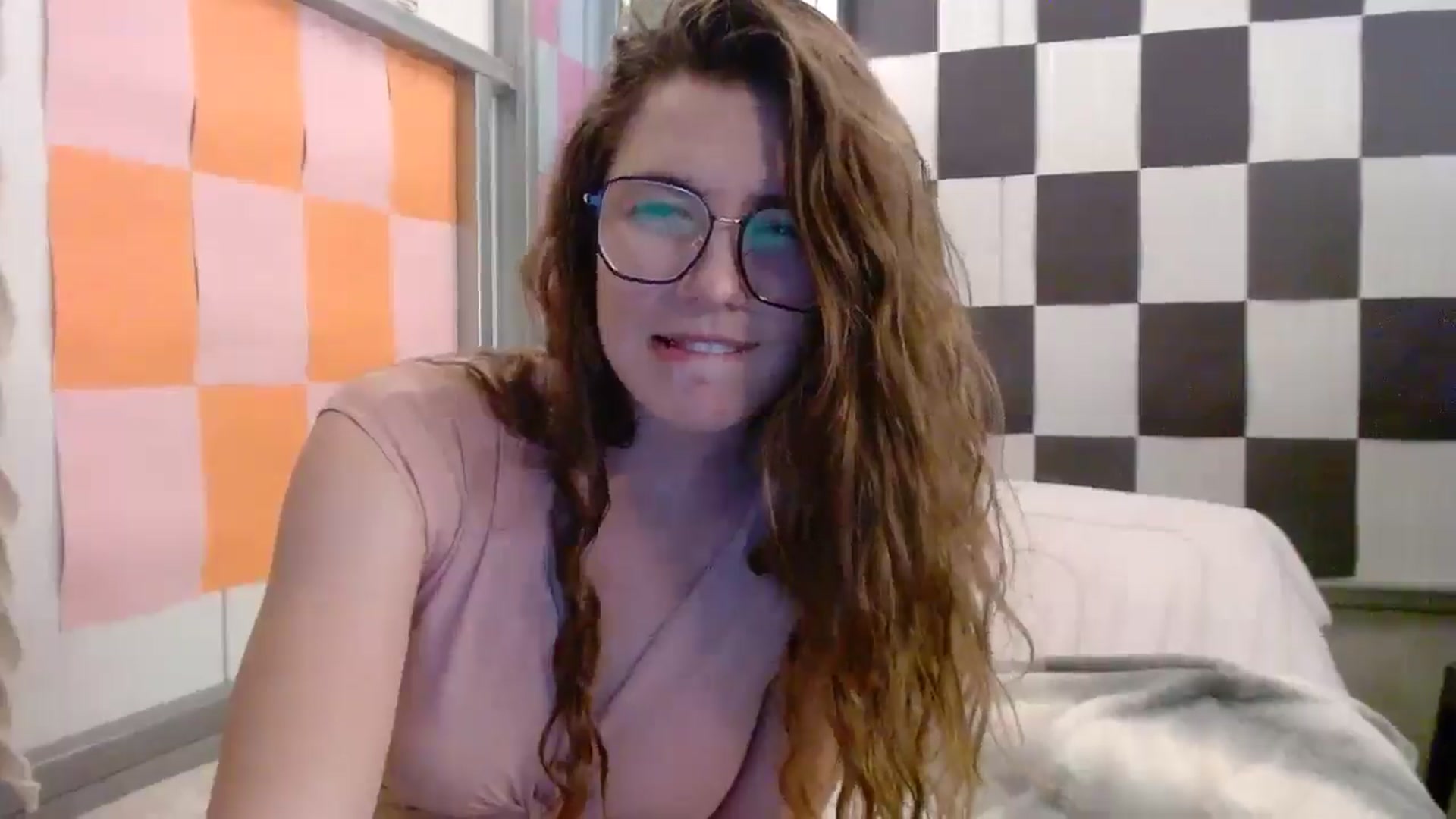 Gallery image thumbnail from Elizabeth005's myfreecams stream on, 09/22/2025, 06:55 image 12 of 20
