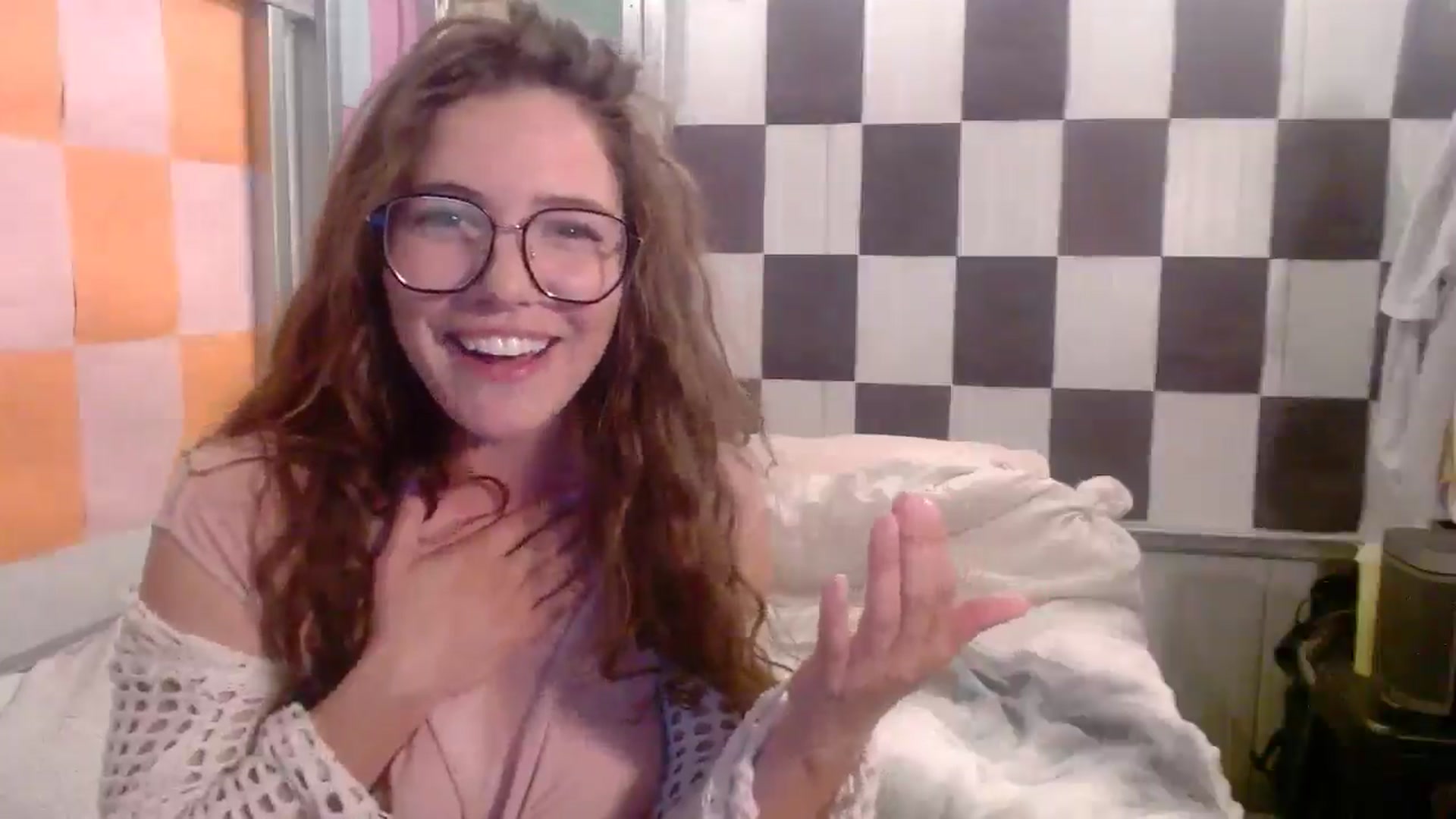 Gallery image thumbnail from Elizabeth005's myfreecams stream on, 11/10/2025, 08:08 image 16 of 20