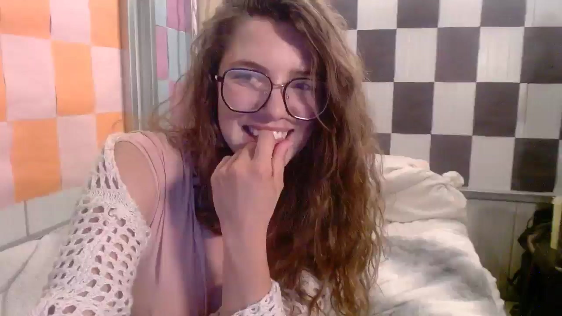 Gallery image thumbnail from Elizabeth005's myfreecams stream on, 11/10/2025, 08:40 image 18 of 20