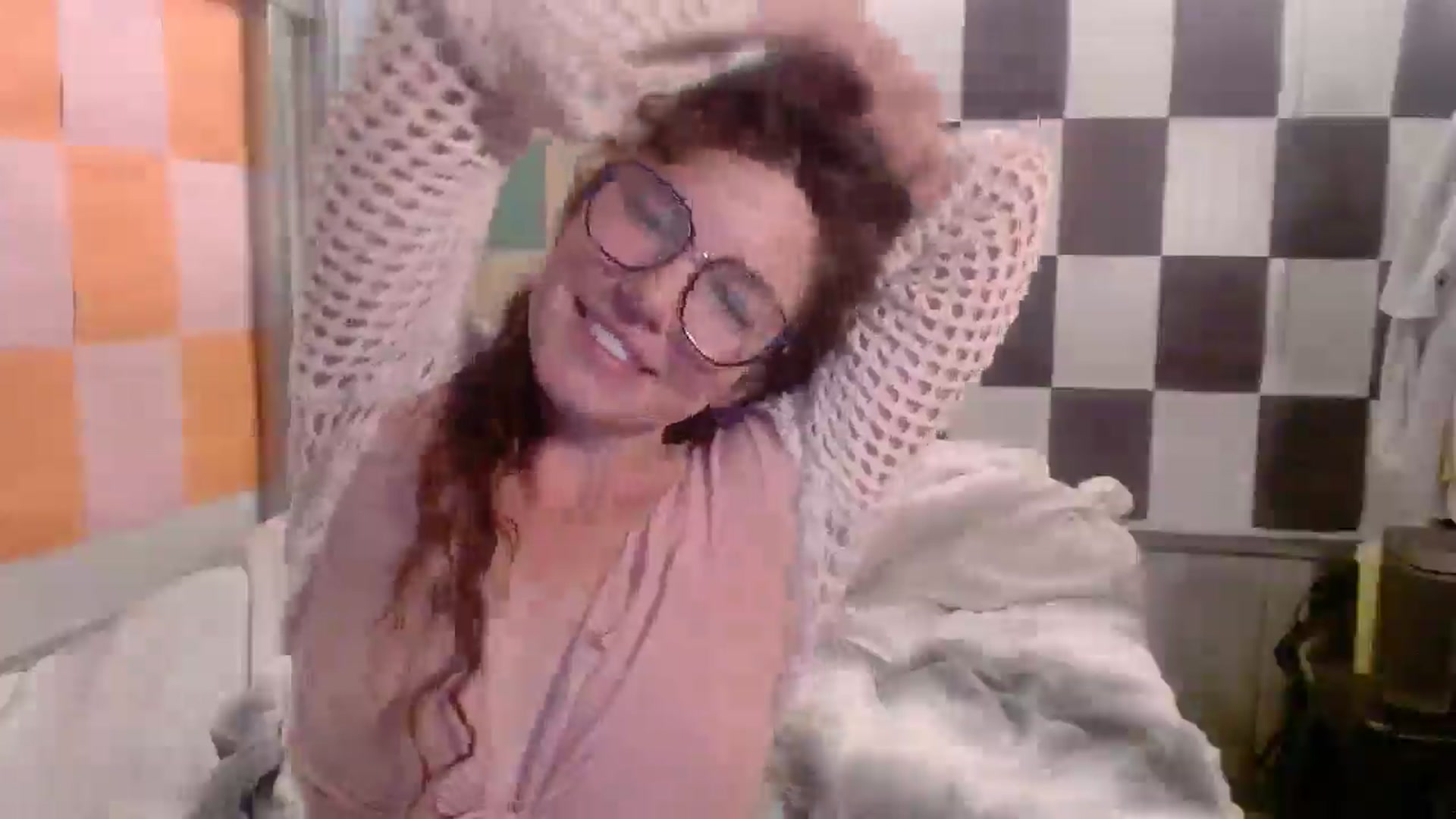 Gallery image thumbnail from Elizabeth005's myfreecams stream on, 11/10/2025, 08:40 image 3 of 20