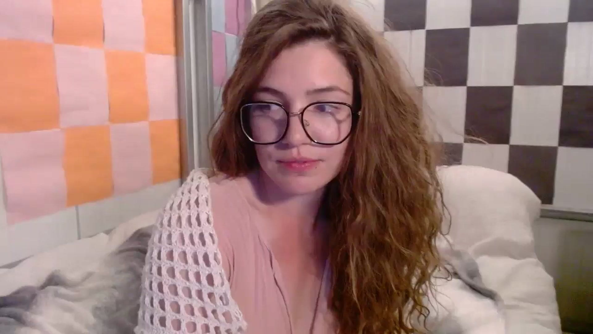 Gallery image thumbnail from Elizabeth005's myfreecams stream on, 11/10/2025, 11:25 image 16 of 20