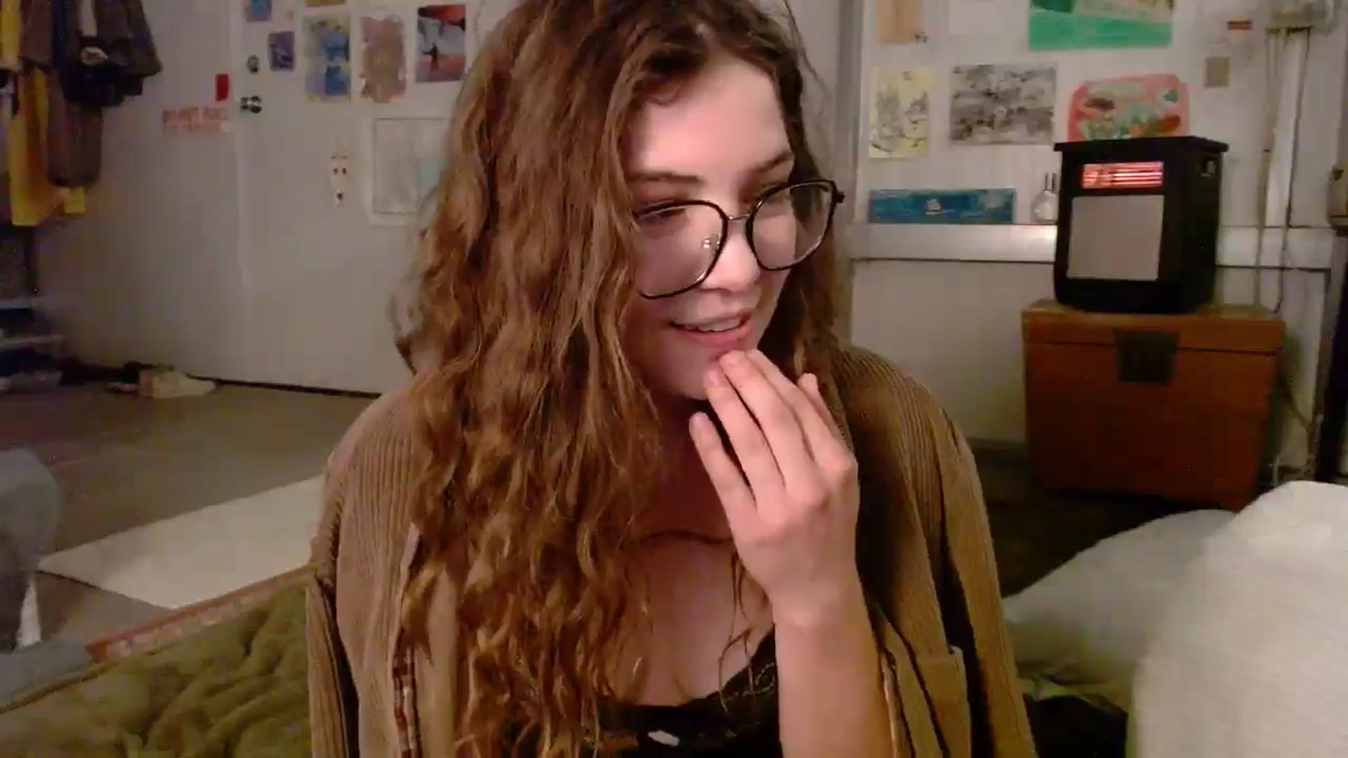Gallery image thumbnail from Elizabeth005's myfreecams stream on, 04/26/2026, 10:29 image 12 of 20