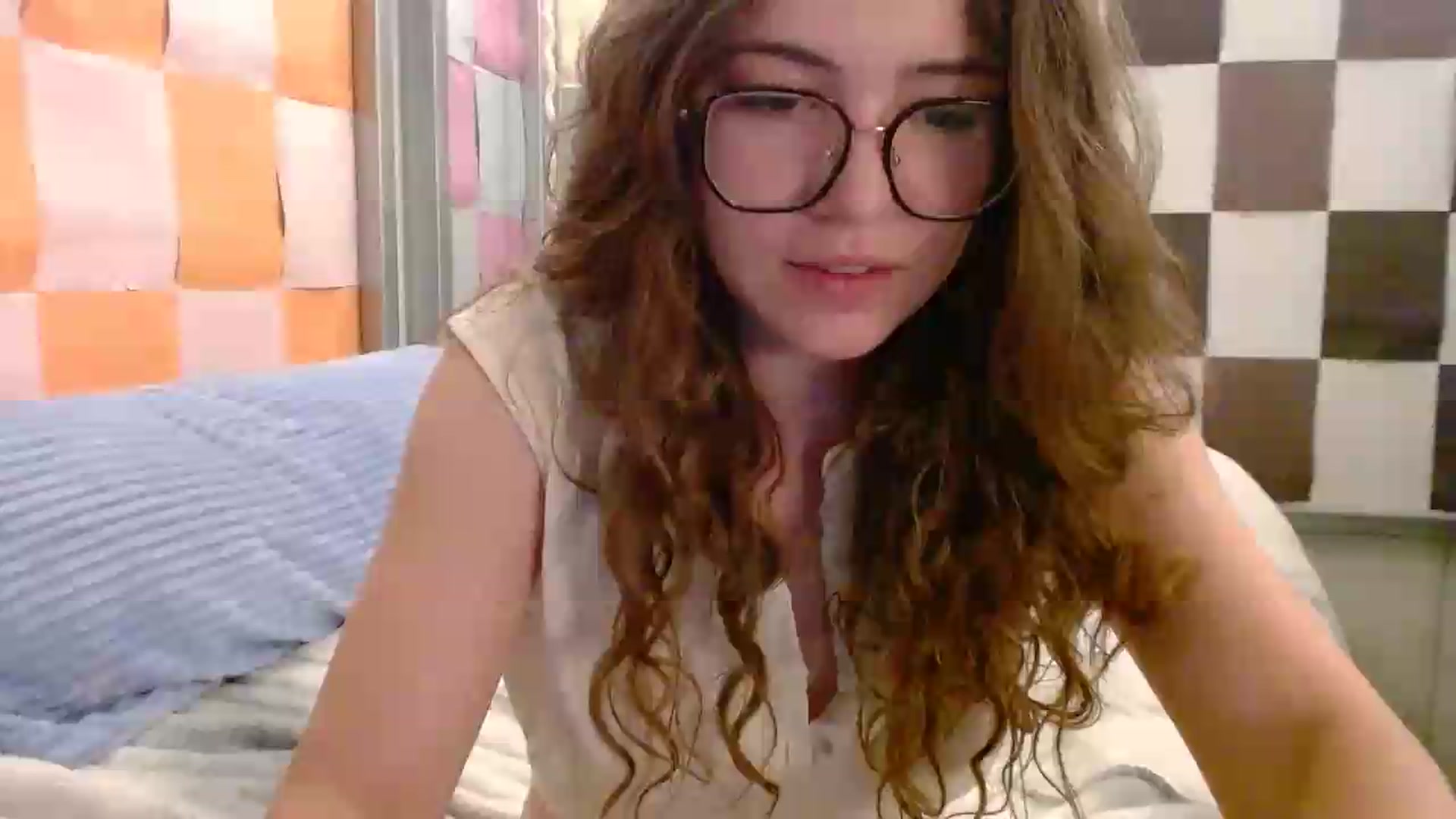Gallery image thumbnail from Elizabeth005's myfreecams stream on, 05/15/2026, 09:22 image 19 of 20