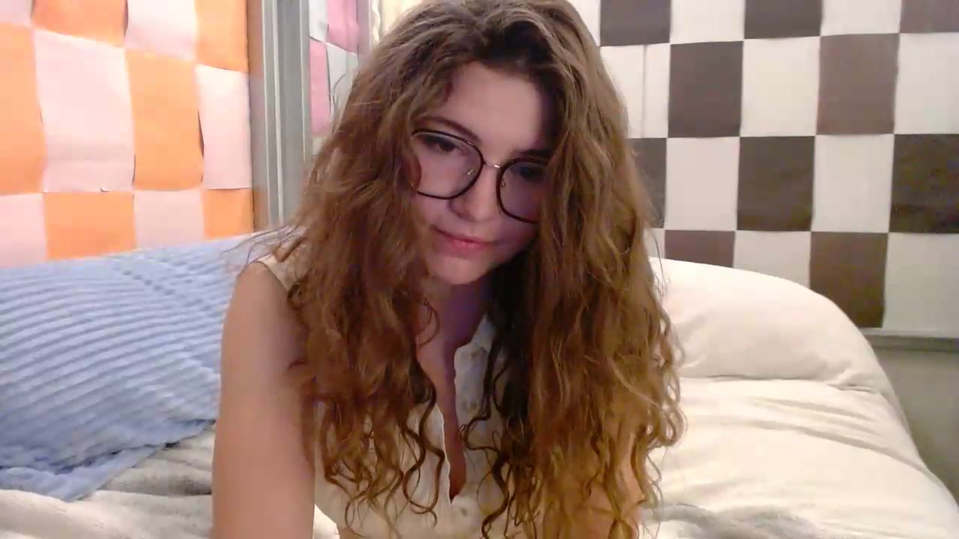 Gallery image thumbnail from Elizabeth005's myfreecams stream on, 05/15/2026, 09:22 image 7 of 20