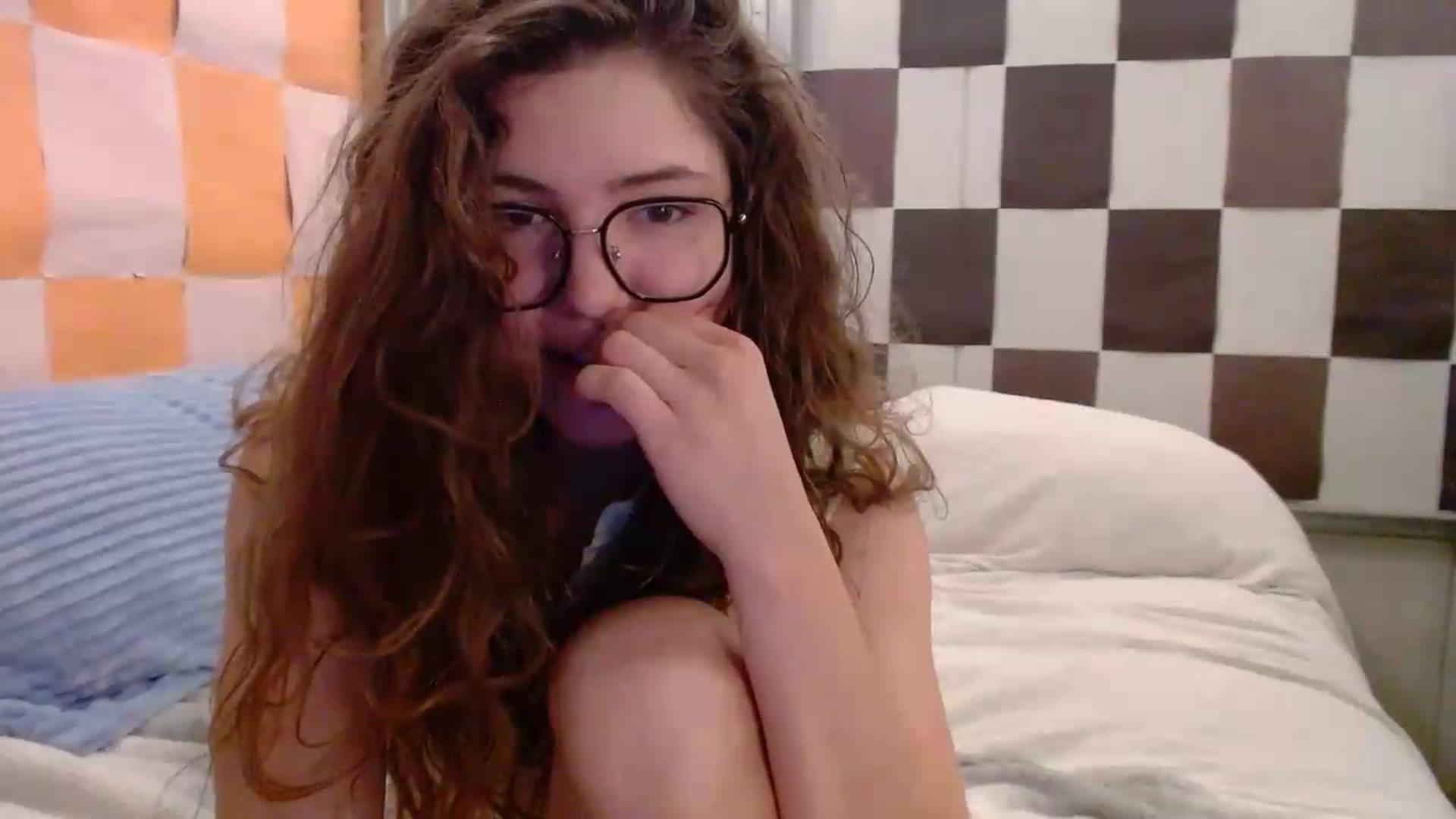 Gallery image thumbnail from Elizabeth005's myfreecams stream on, 05/15/2026, 09:22 image 15 of 20