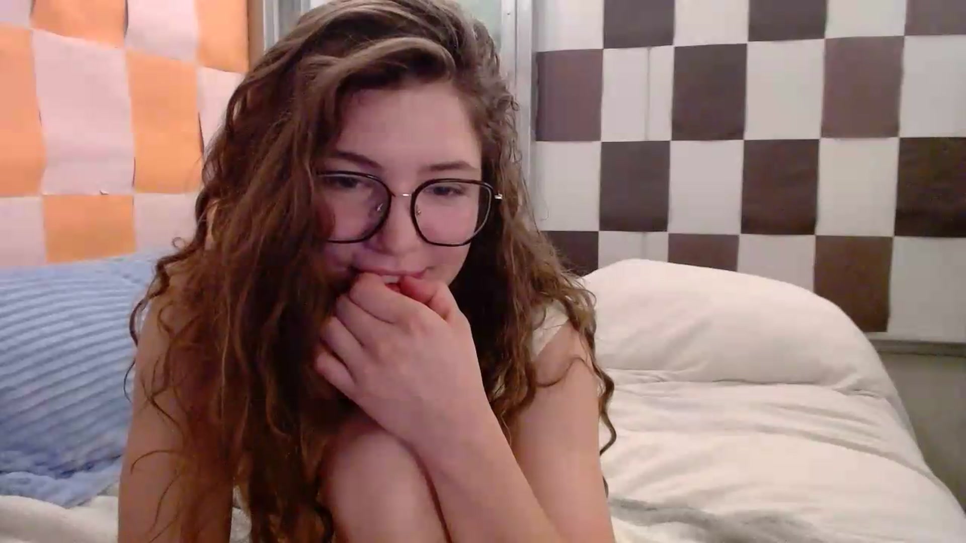 Gallery image thumbnail from Elizabeth005's myfreecams stream on, 05/15/2026, 09:22 image 9 of 20
