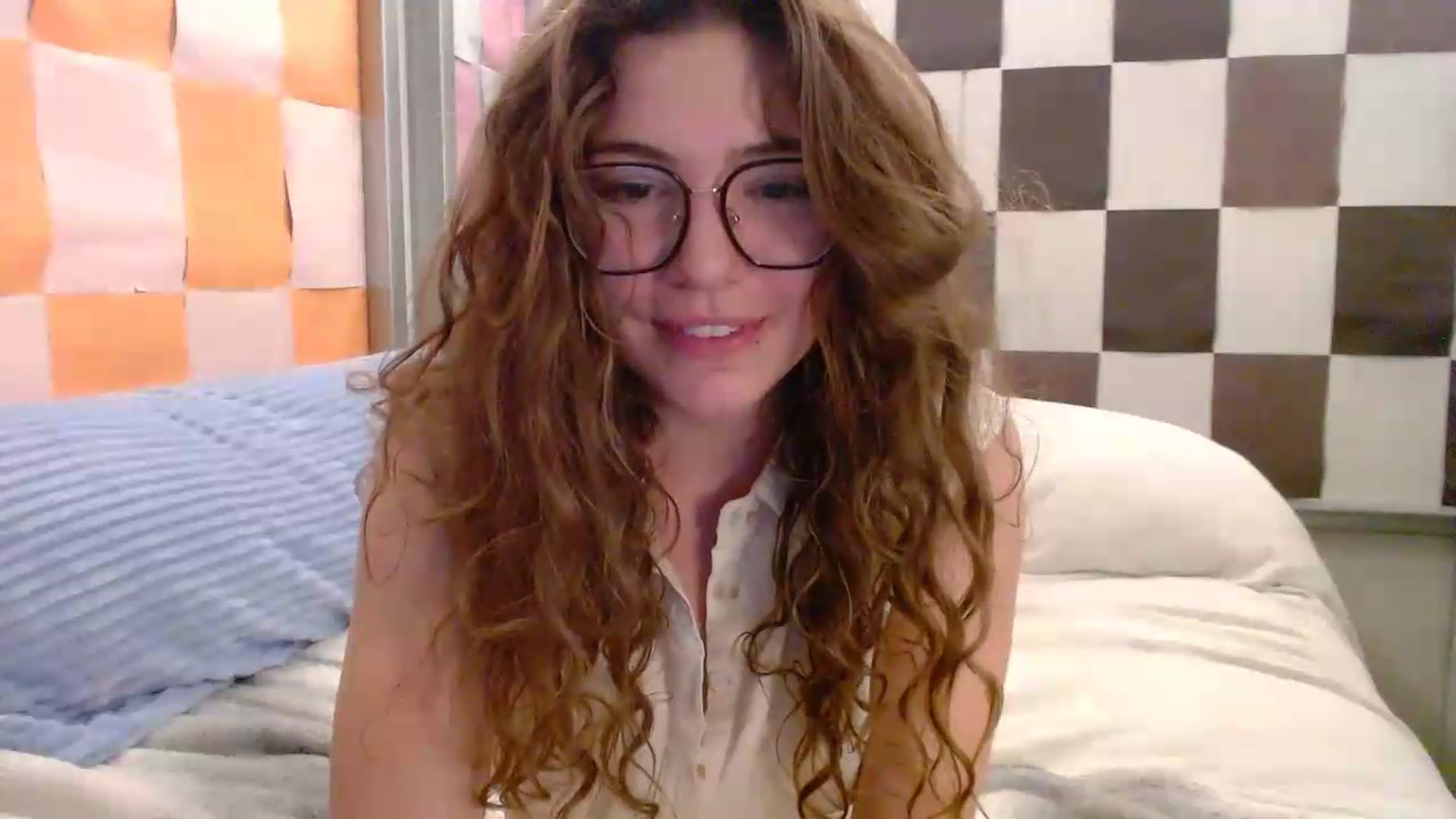 Gallery image thumbnail from Elizabeth005's myfreecams stream on, 05/15/2026, 09:22 image 13 of 20