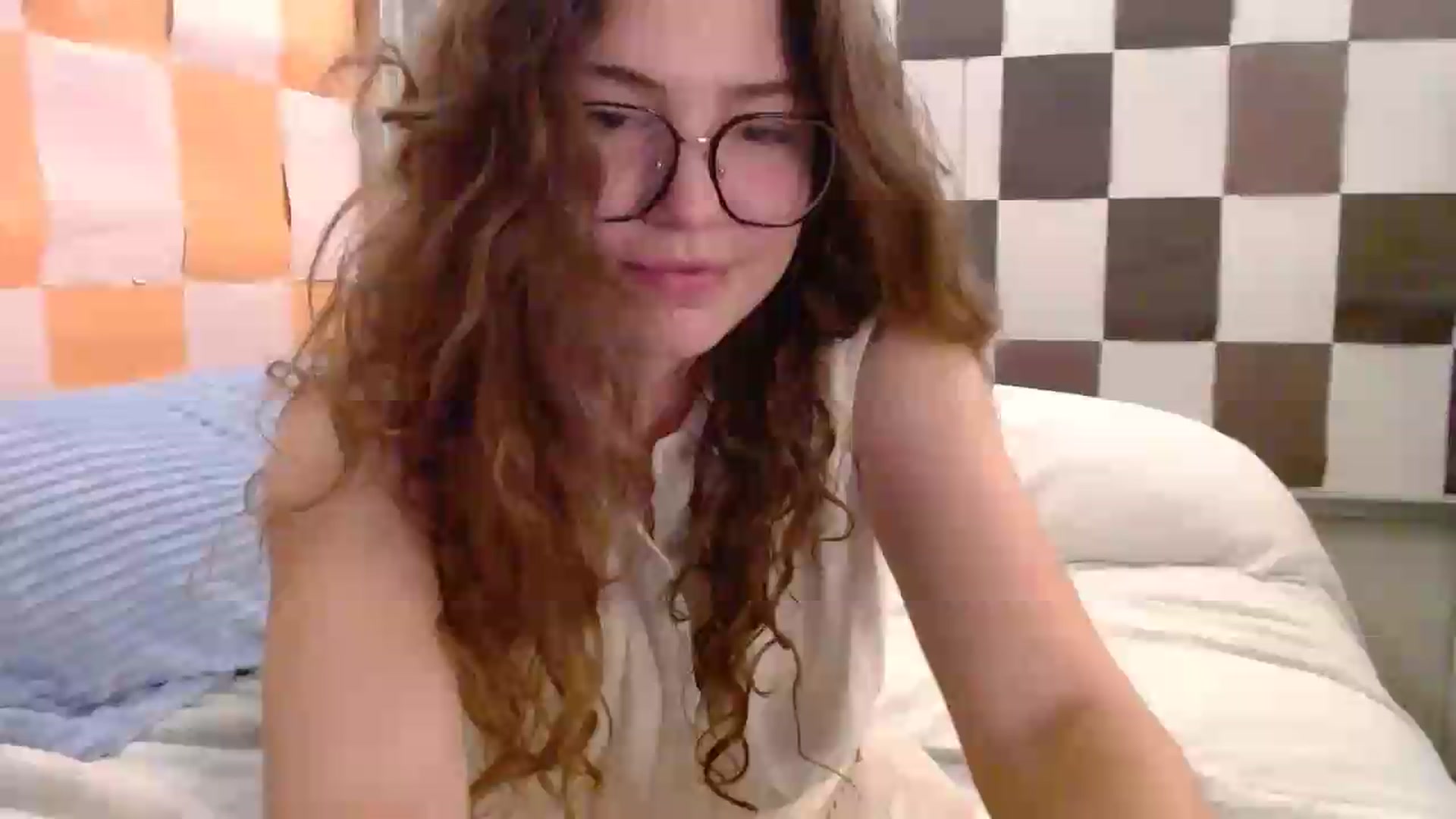 Gallery image thumbnail from Elizabeth005's myfreecams stream on, 05/15/2026, 09:22 image 11 of 20