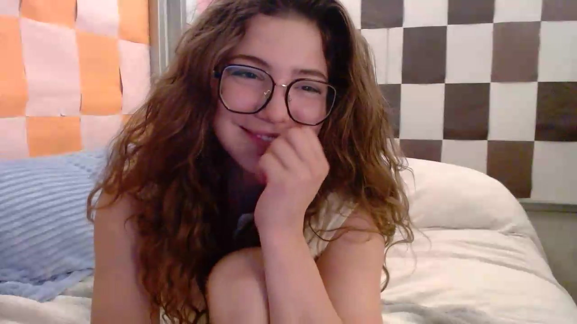 Gallery image thumbnail from Elizabeth005's myfreecams stream on, 05/15/2026, 09:22 image 4 of 20