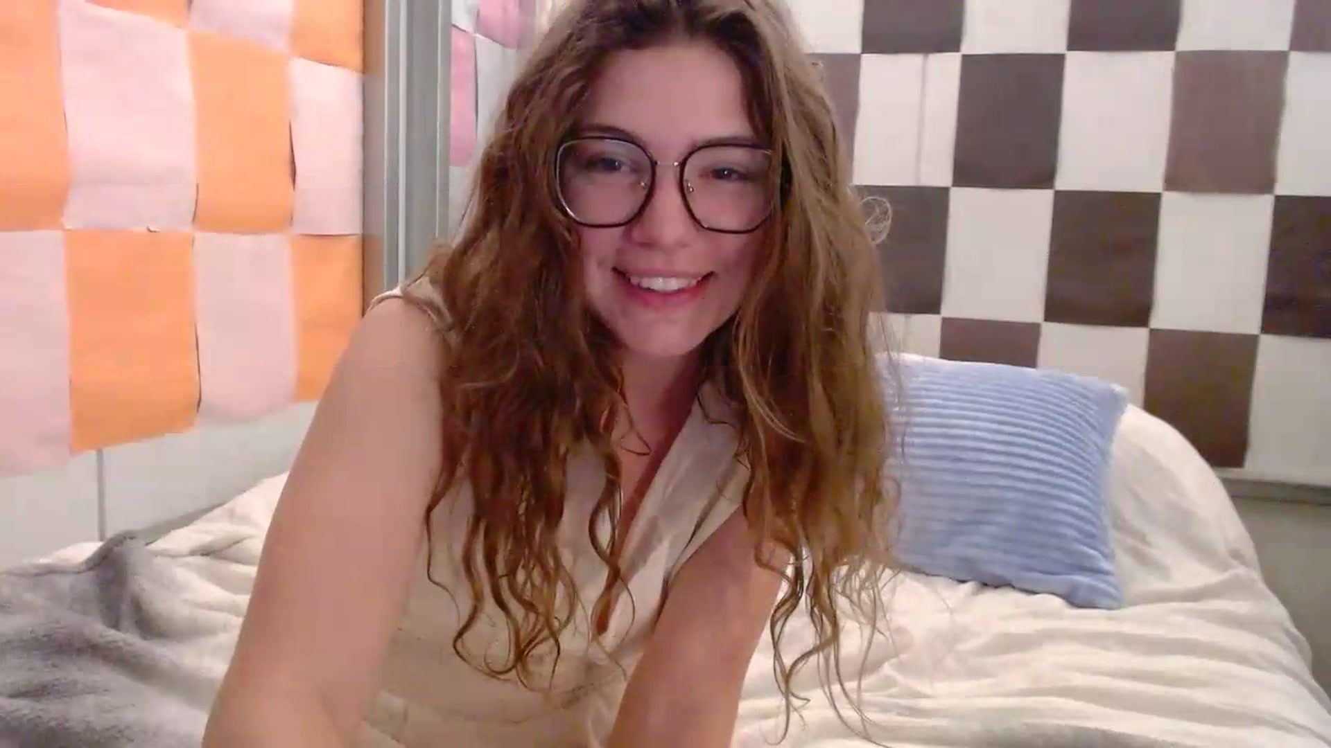 Gallery image thumbnail from Elizabeth005's myfreecams stream on, 05/15/2026, 11:01 image 8 of 20