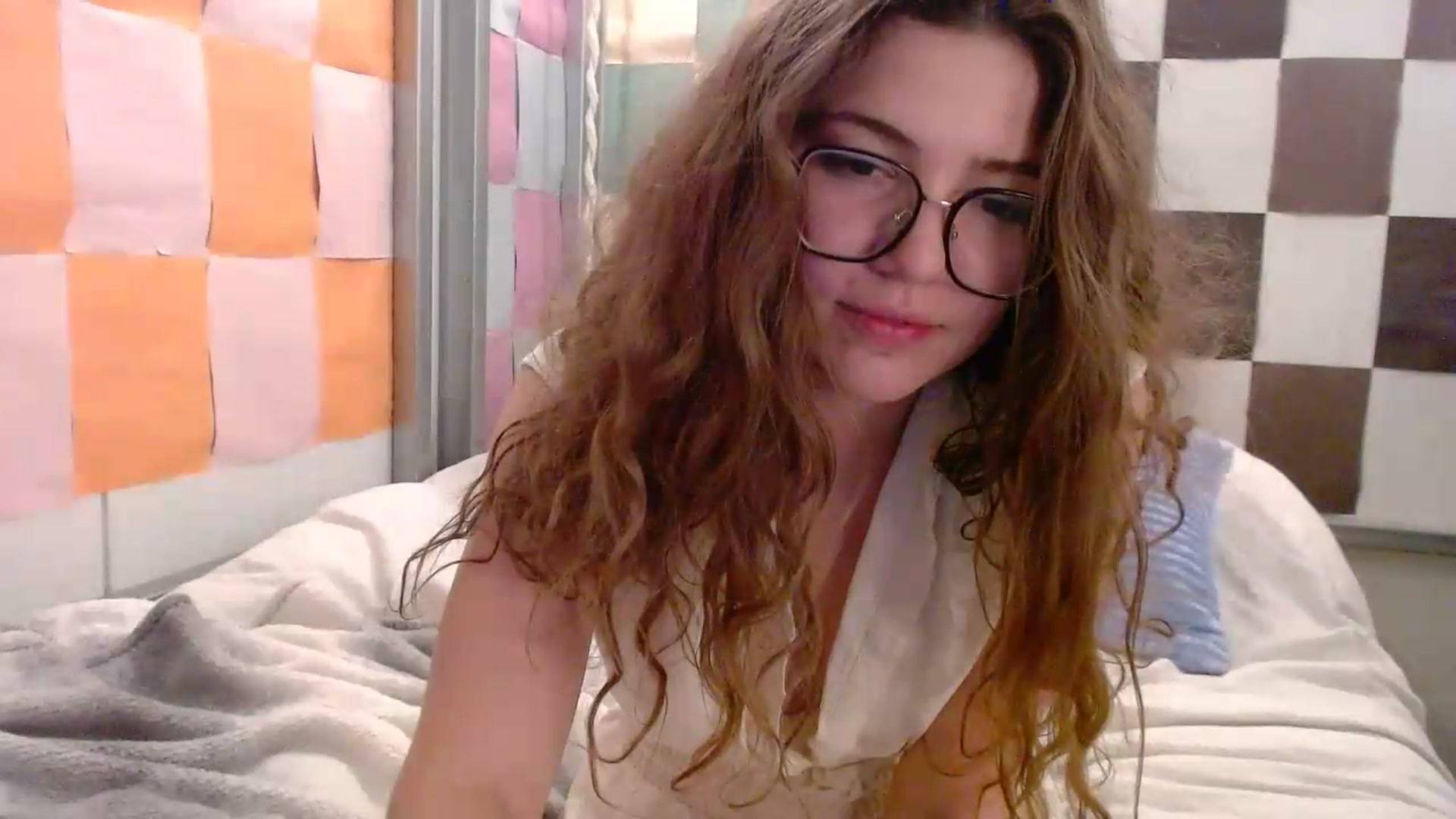 Gallery image thumbnail from Elizabeth005's myfreecams stream on, 05/15/2026, 11:01 image 20 of 20