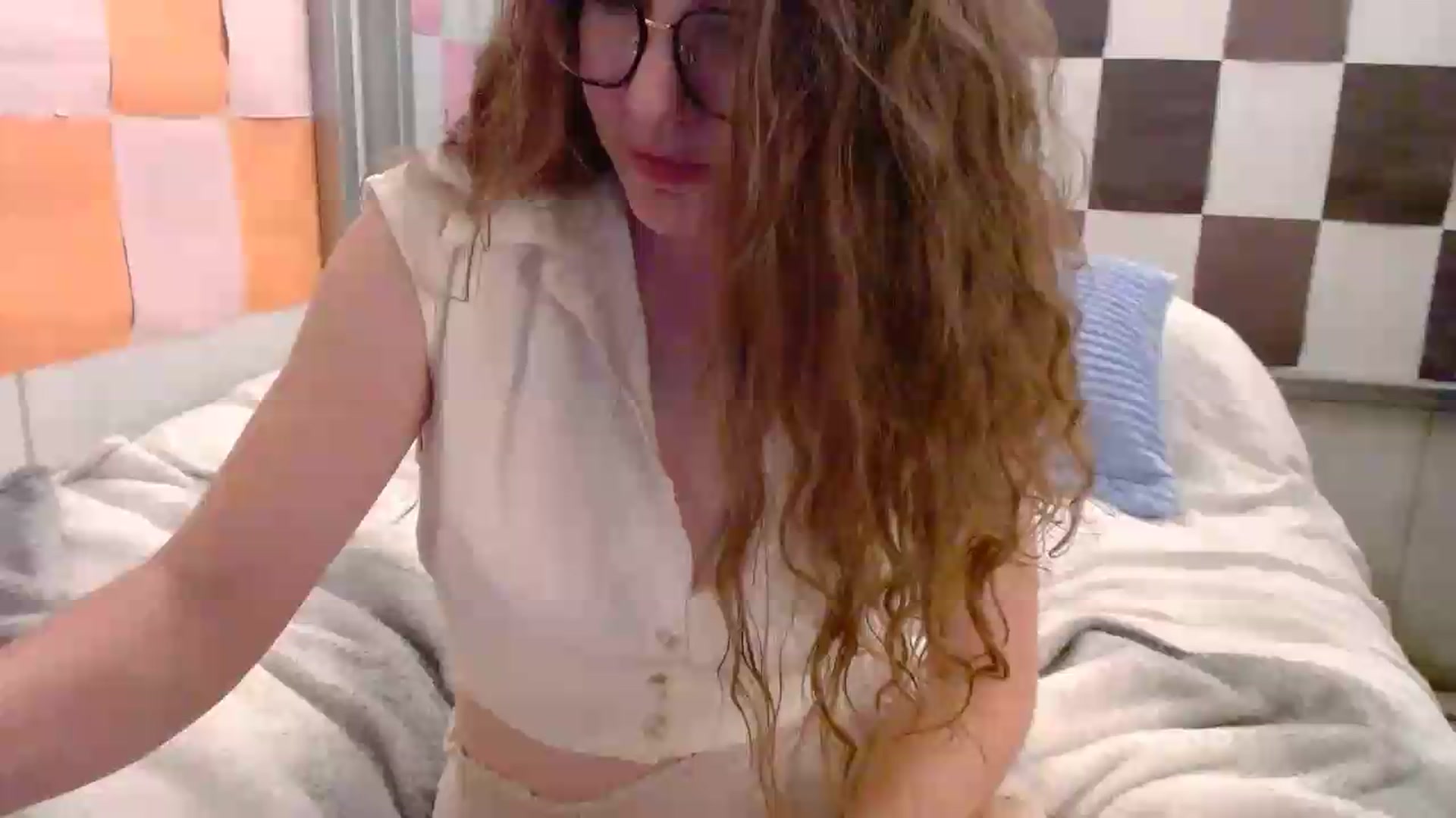 Gallery image thumbnail from Elizabeth005's myfreecams stream on, 05/15/2026, 11:01 image 1 of 20