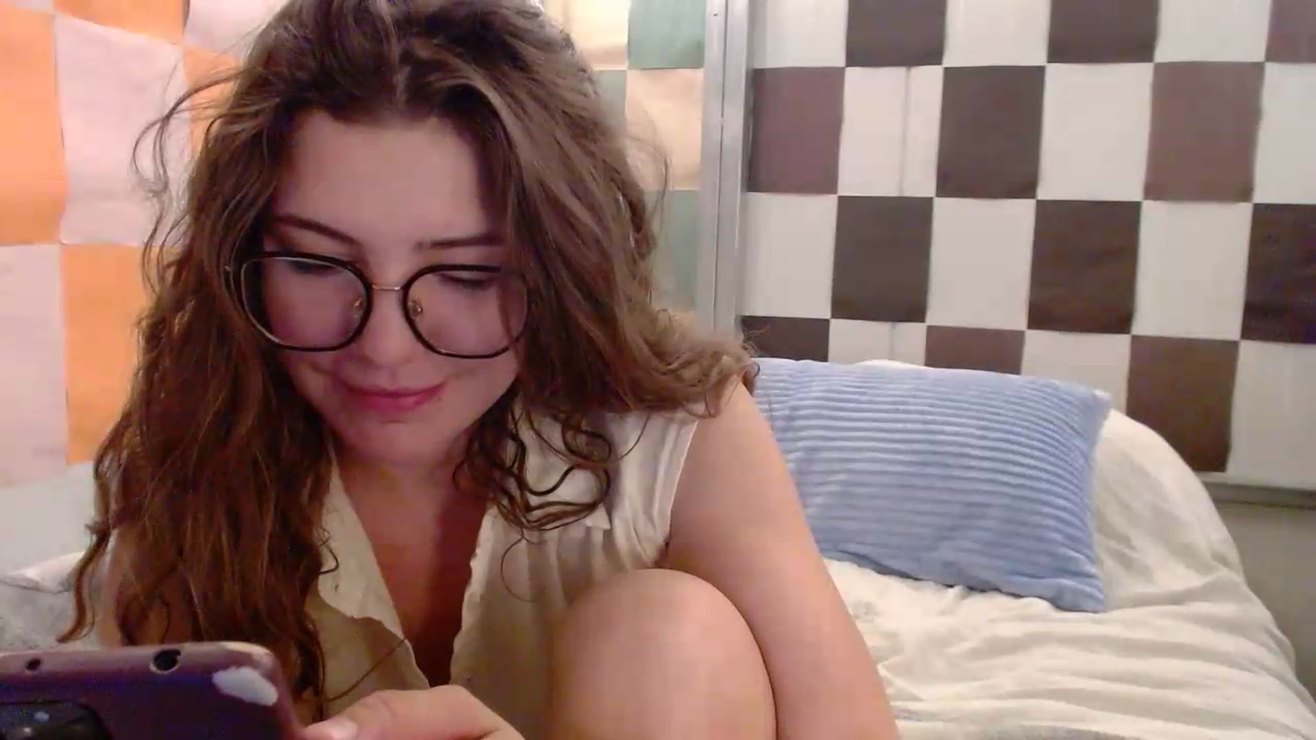 Gallery image thumbnail from Elizabeth005's myfreecams stream on, 05/15/2026, 11:01 image 10 of 20
